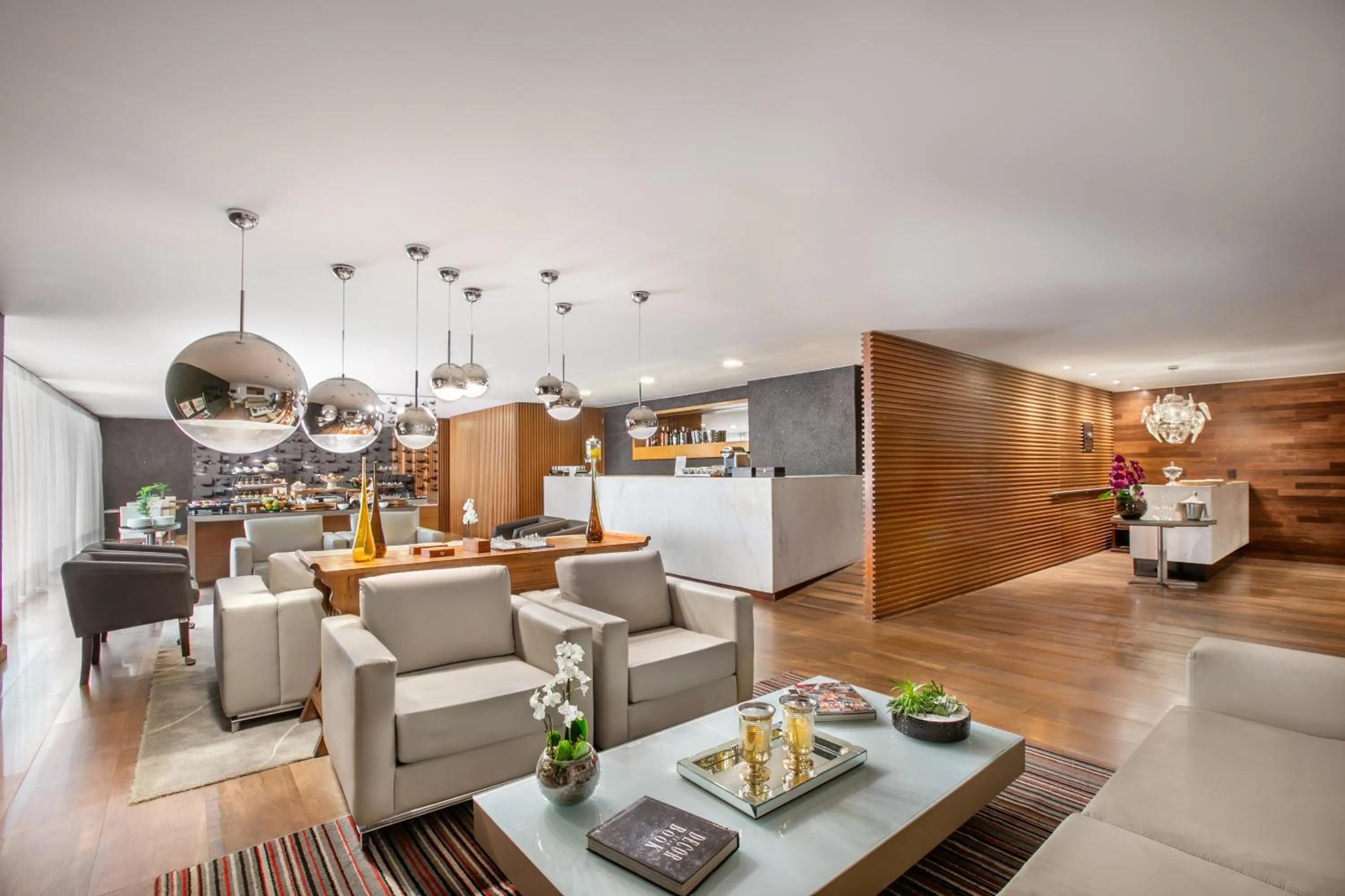 Lounge or bar in Meliá Brasil 21