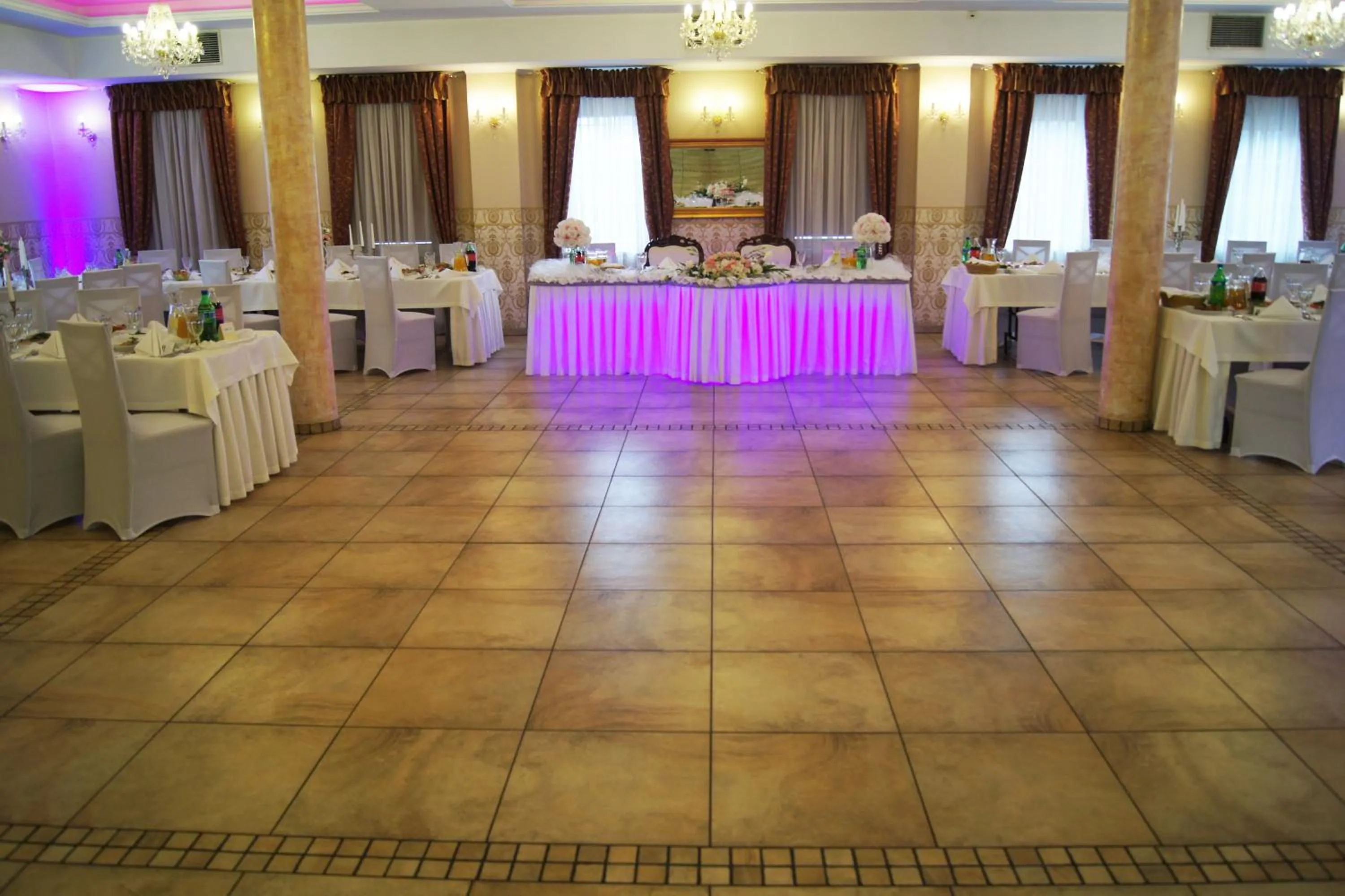 Banquet/Function facilities in Hotel POD HERBEM -POKOJE OZONOWANE