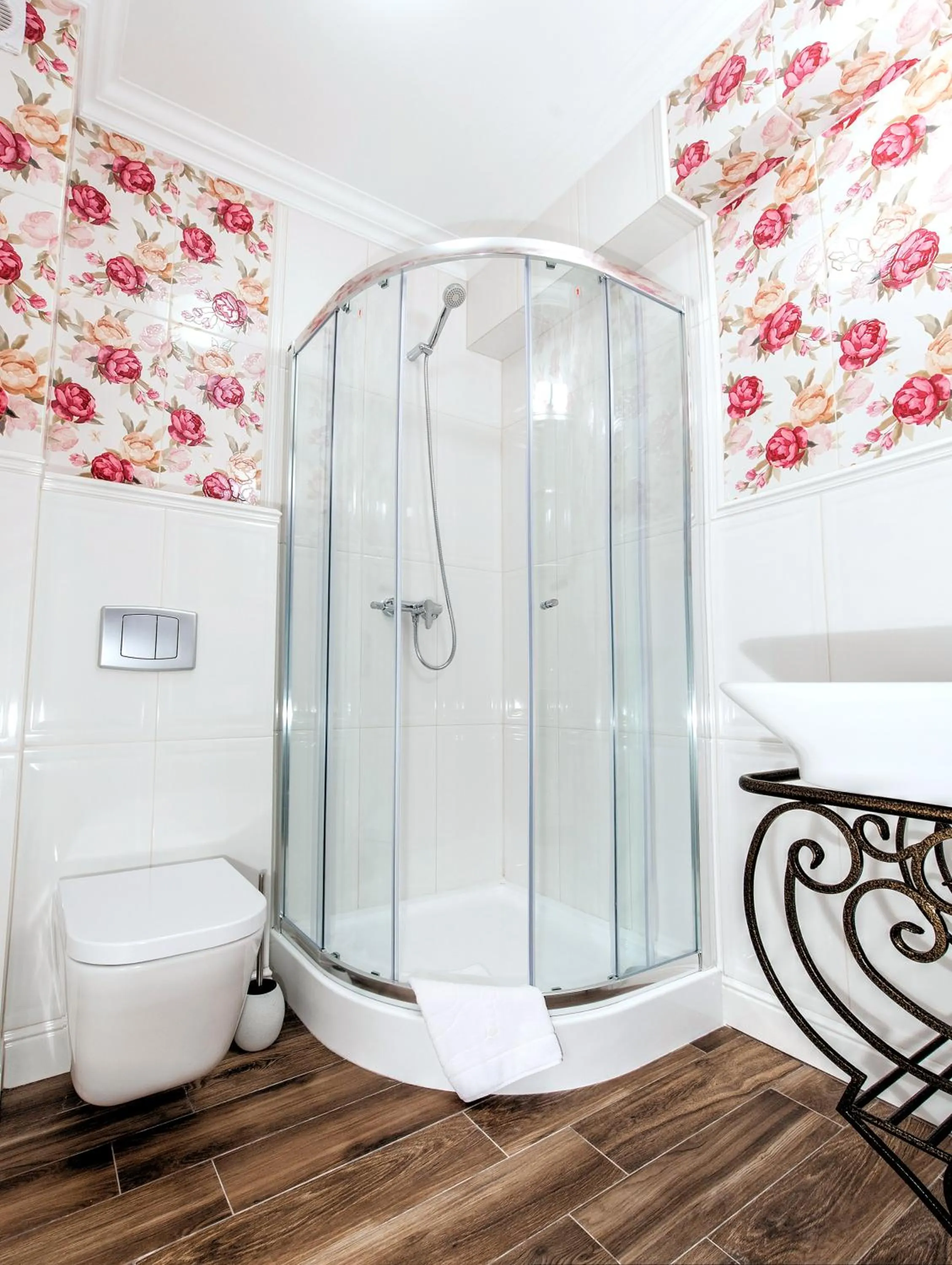 Bathroom in Hotel POD HERBEM -POKOJE OZONOWANE