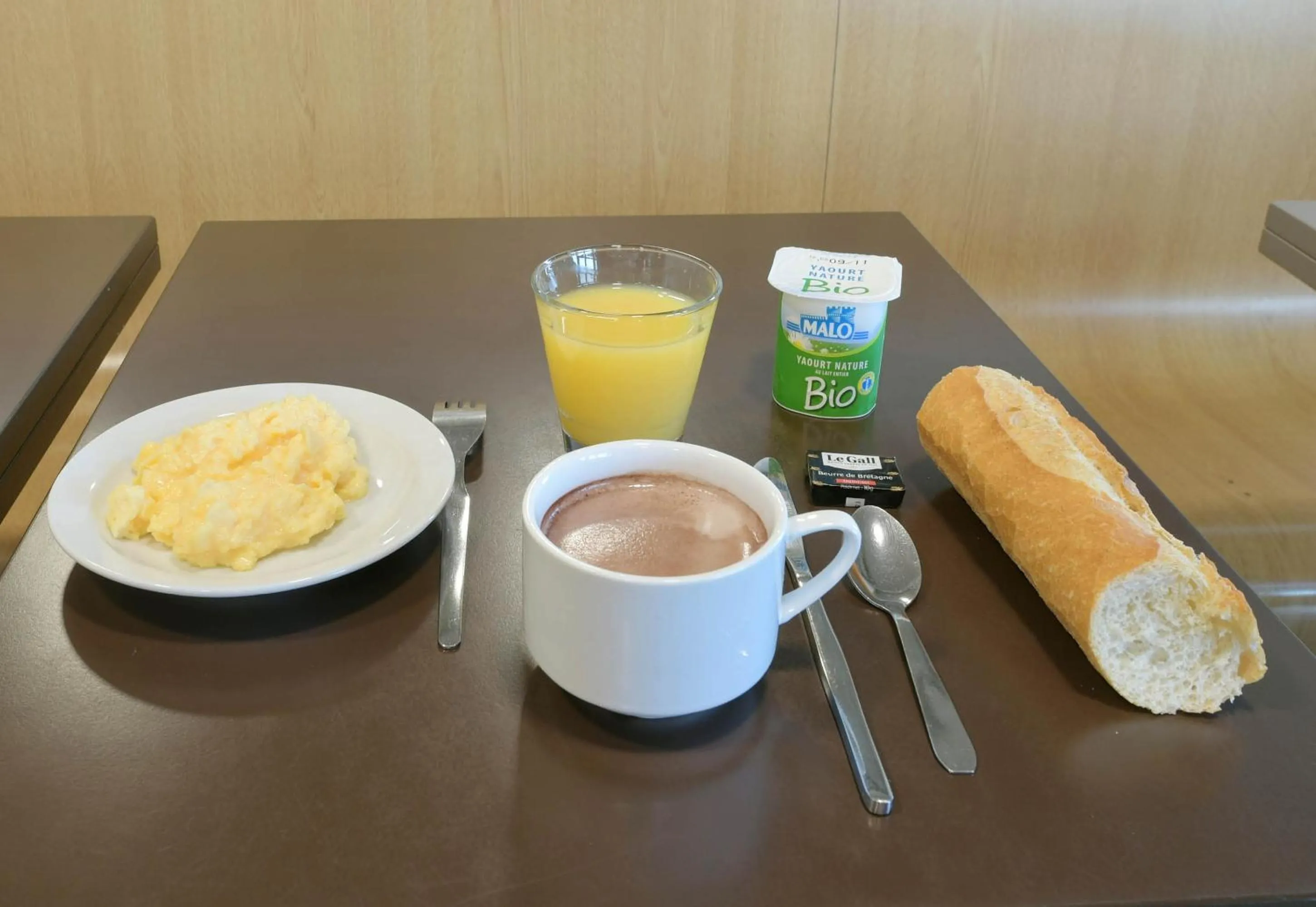 Breakfast in B&B HOTEL Le Mans Sud