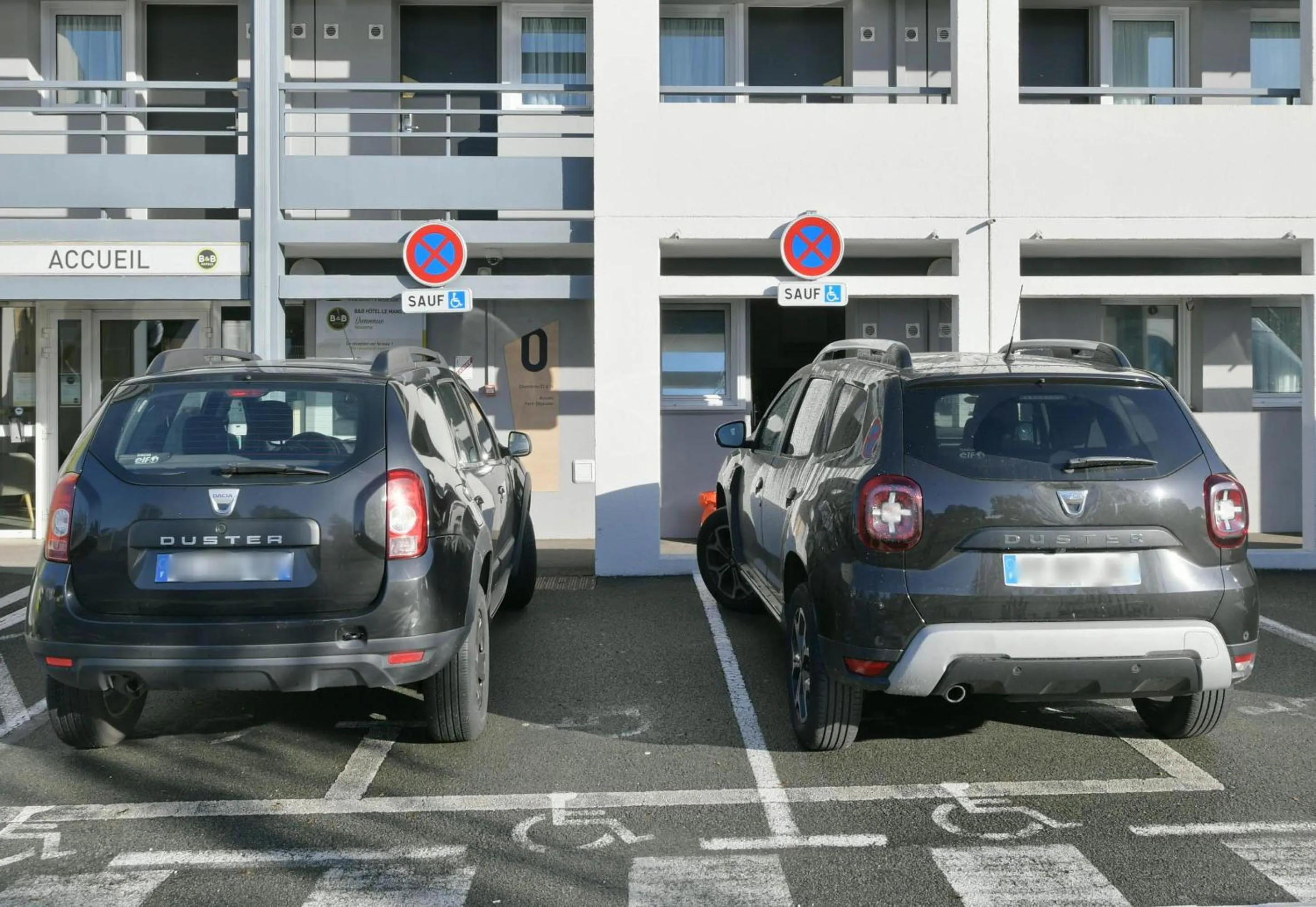 Parking in B&B HOTEL Le Mans Sud