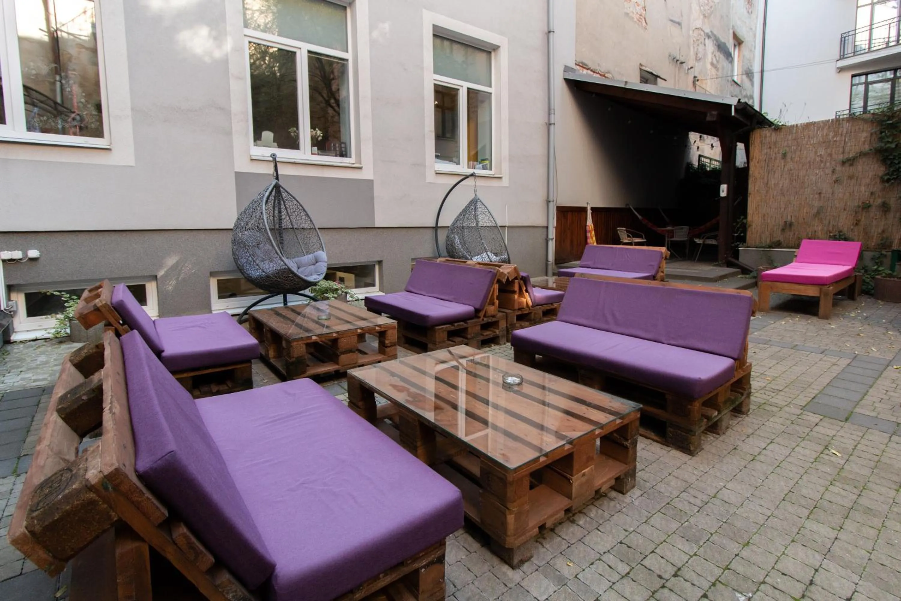 Area and facilities in Stories Hub