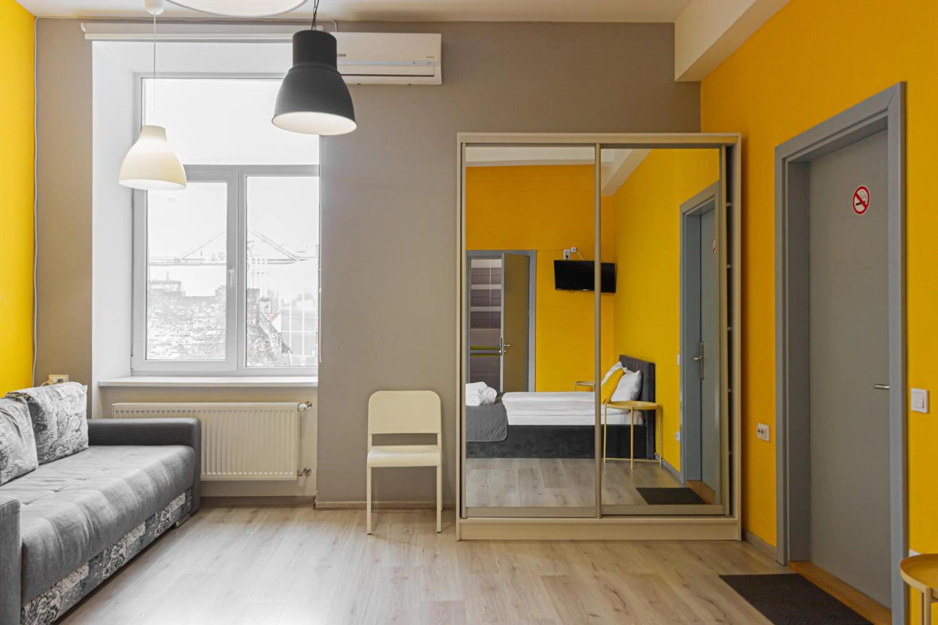 Photo of the whole room in Stories Hub