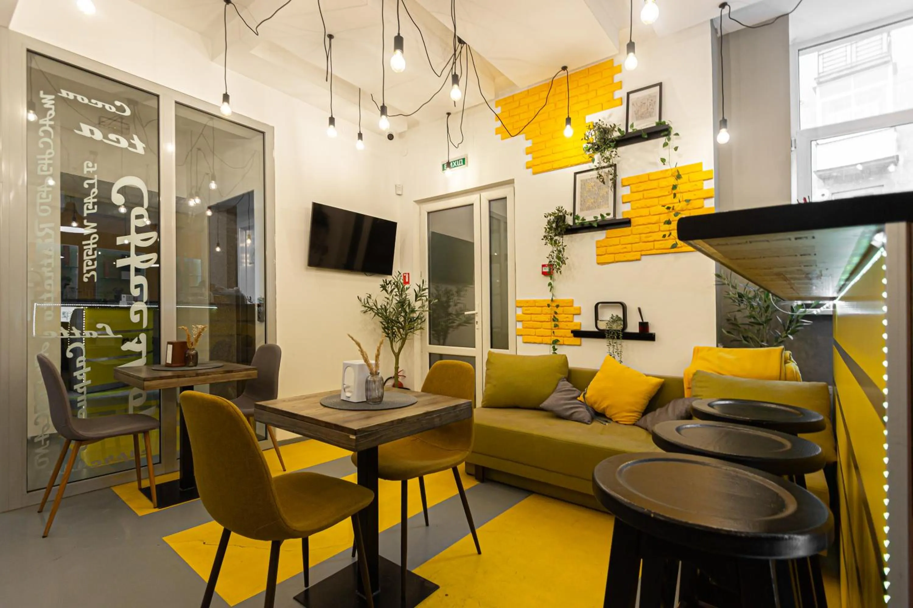 Restaurant/places to eat in Stories Hub