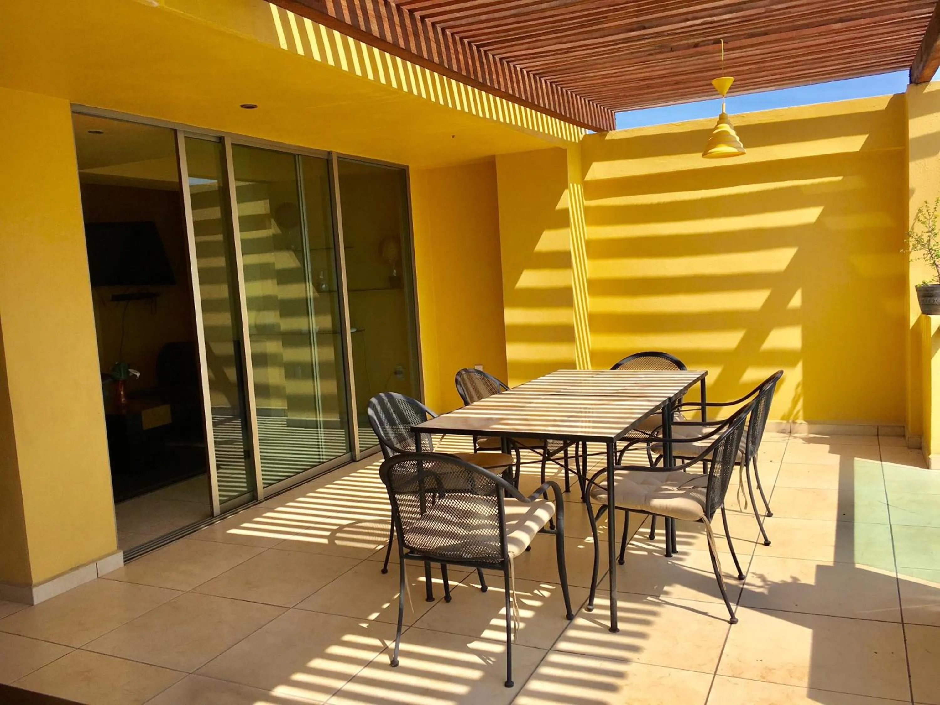 Andressa Mia Apartments