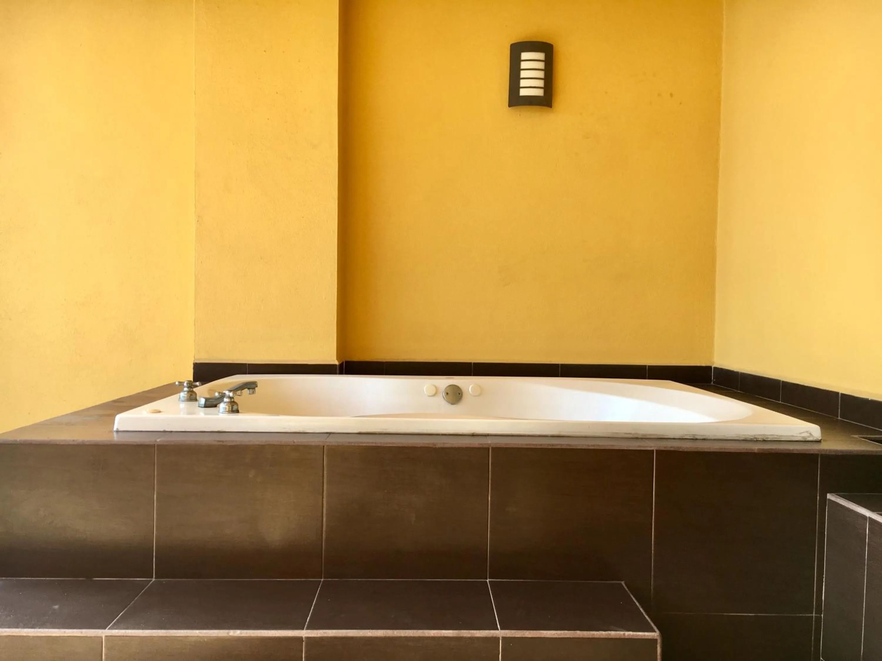 Andressa Mia Apartments