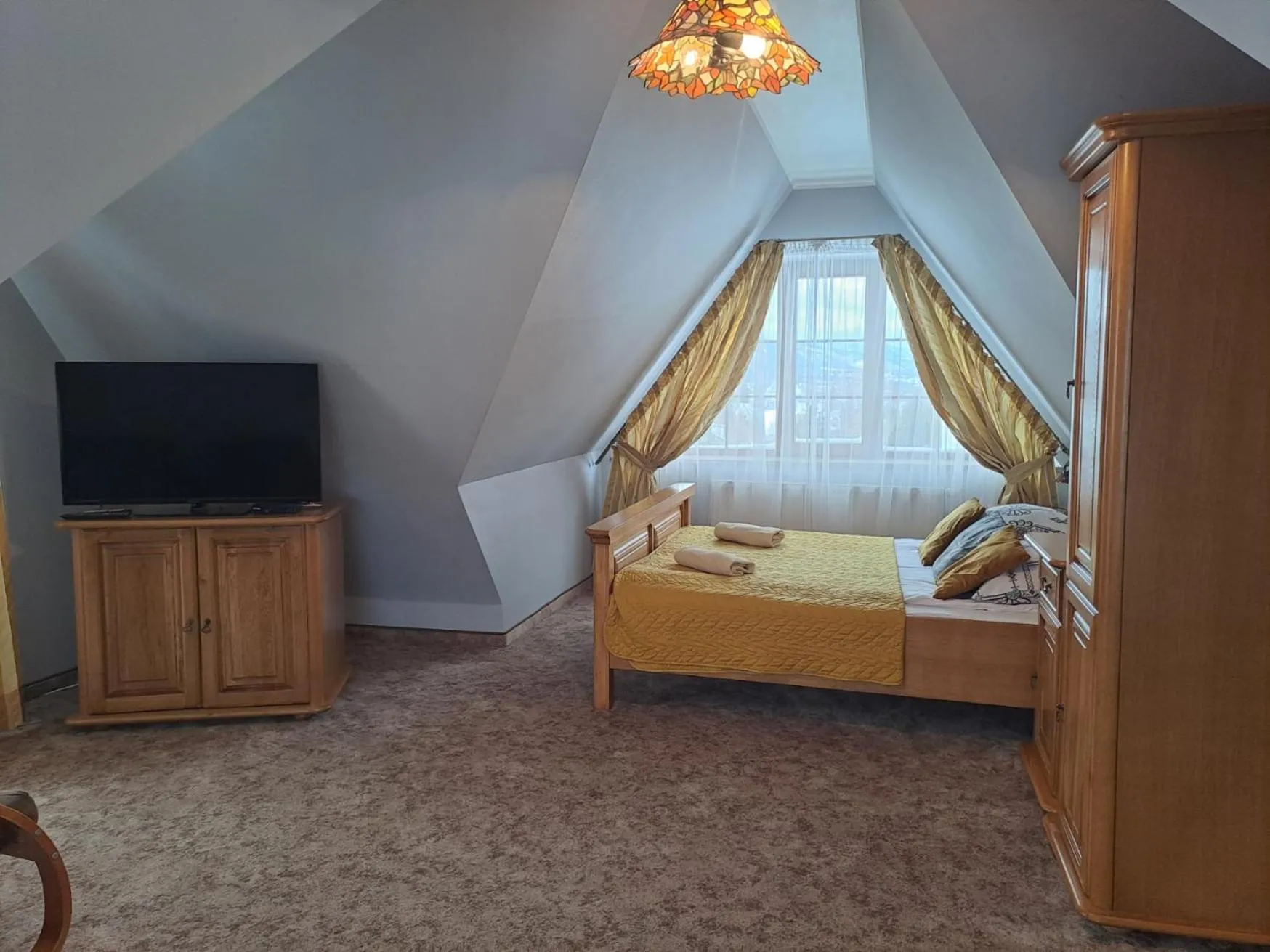 Bed in Willa Wisienka