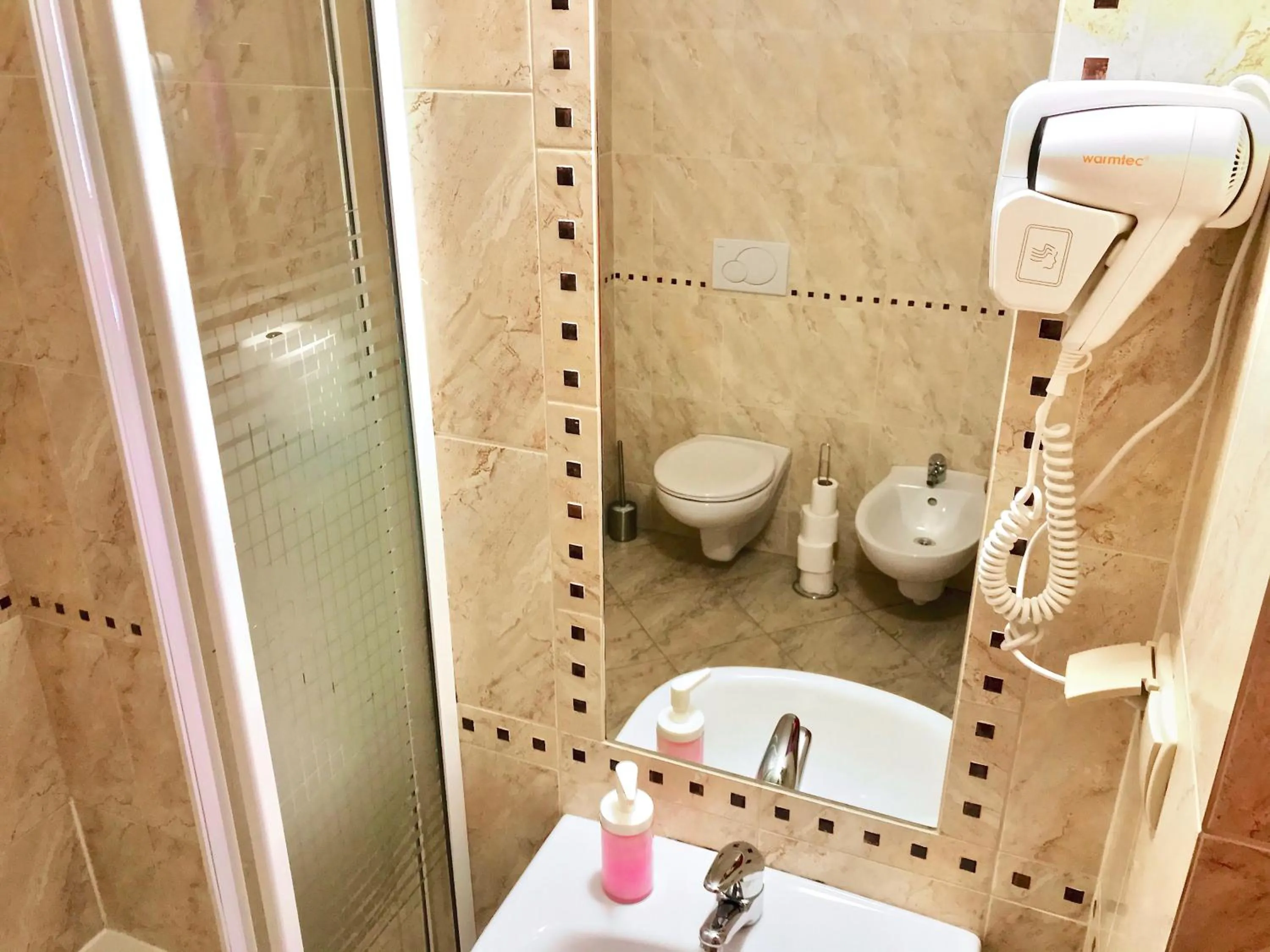 Shower in Willa Wisienka