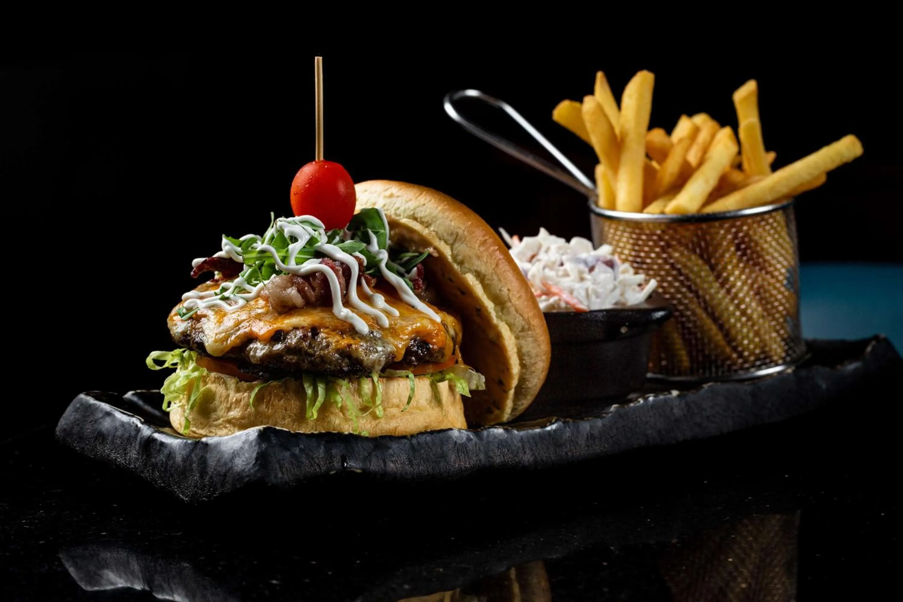 Lounge or bar in Hilton Dubai Al Habtoor City