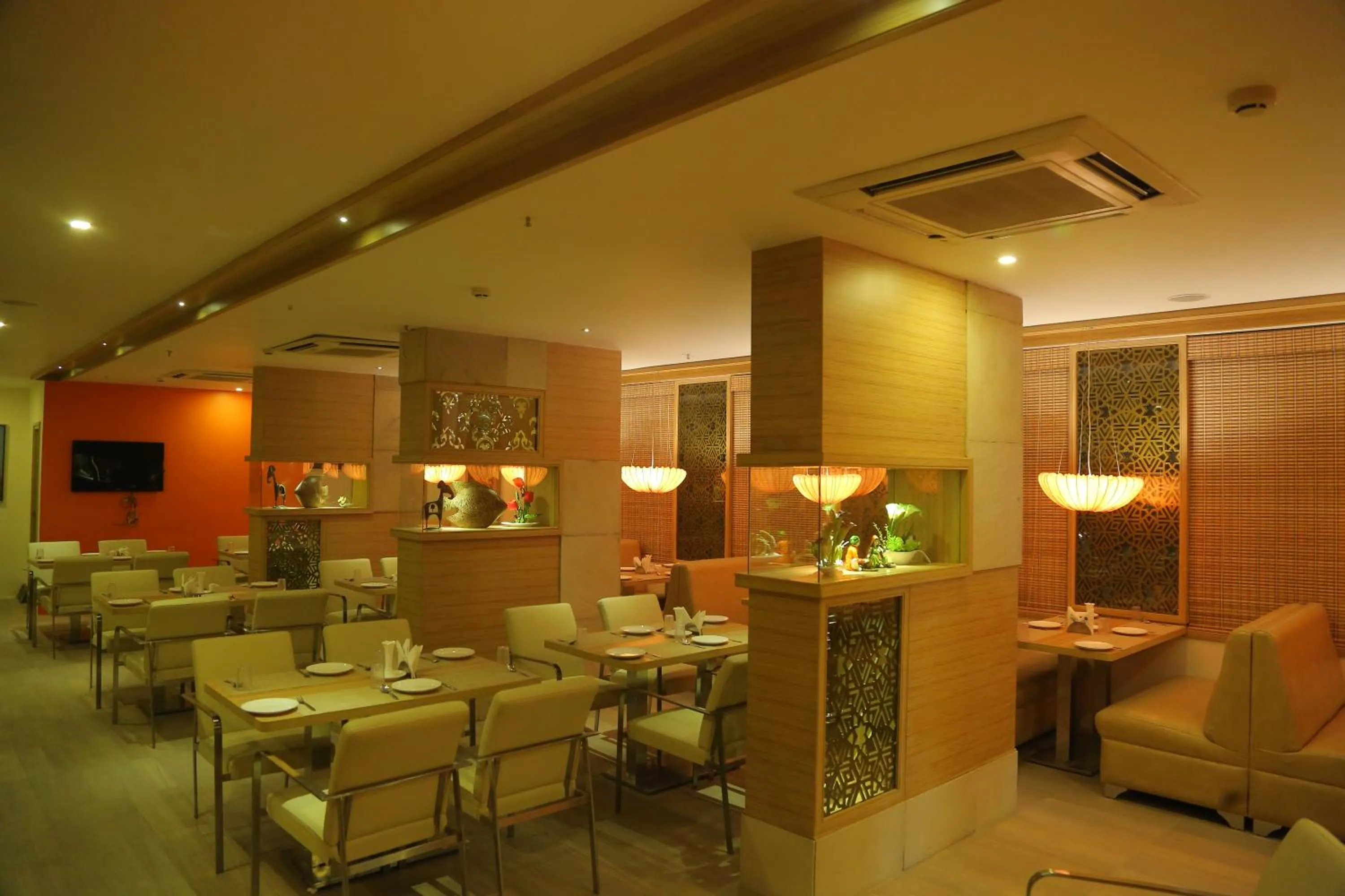 Restaurant/places to eat in Hotel Park N