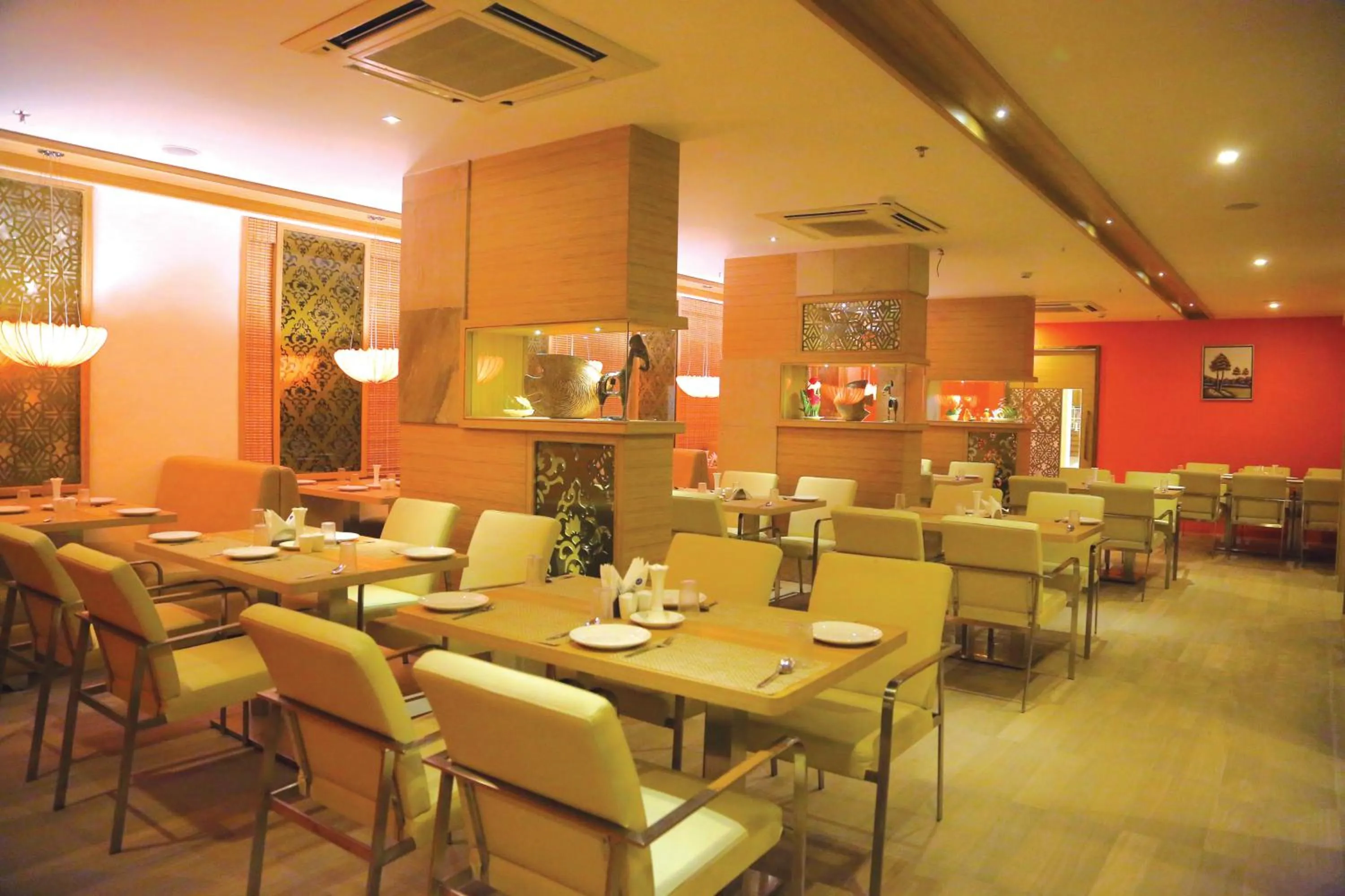 Restaurant/places to eat in Hotel Park N