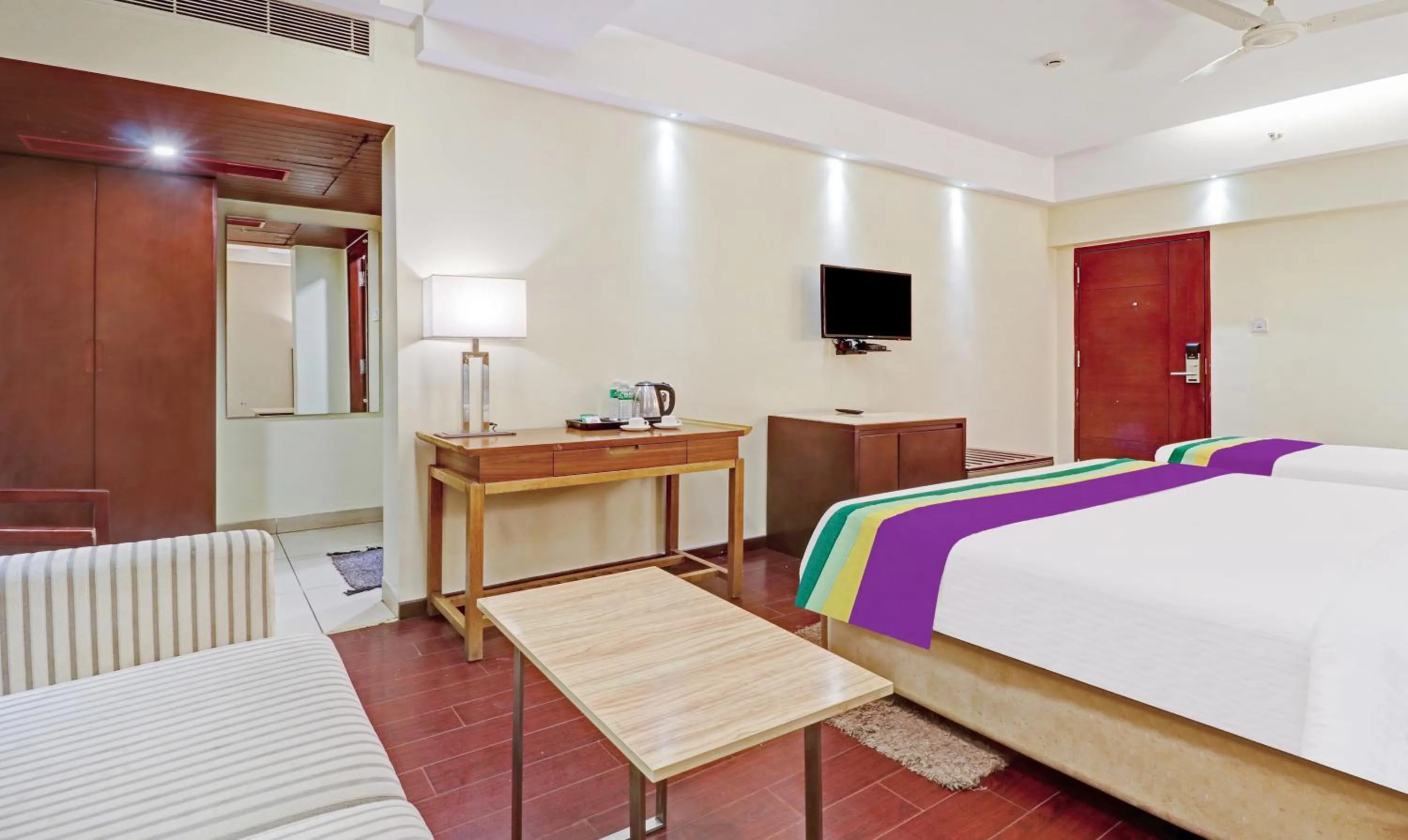 Photo of the whole room, Bed in Hotel Park N