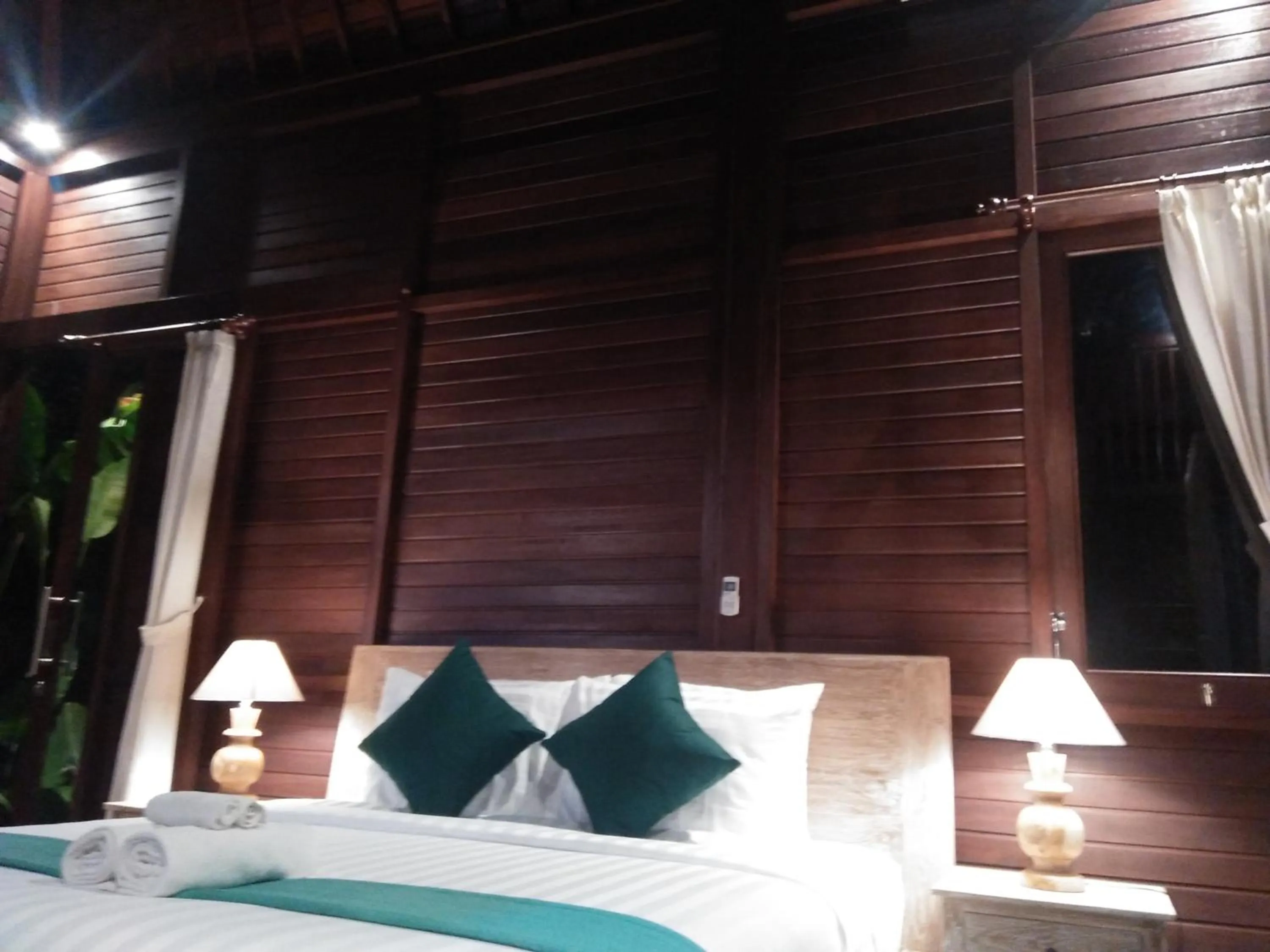 Bed in Villa Wedang