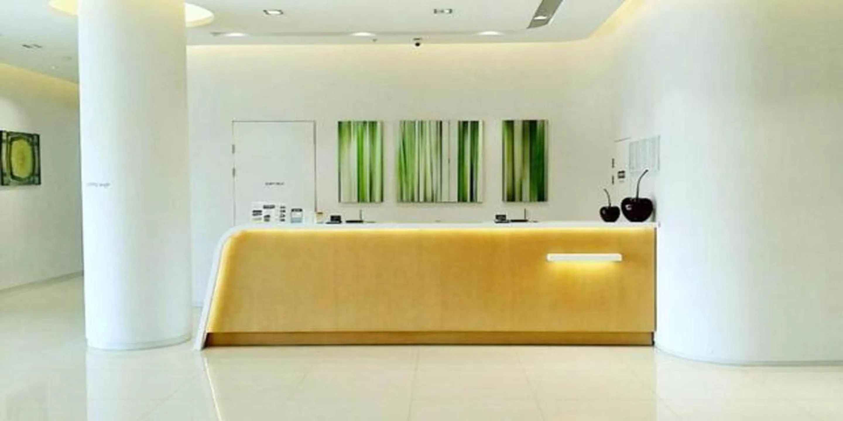 Lobby or reception, Bed in Crown Hotel Changwon