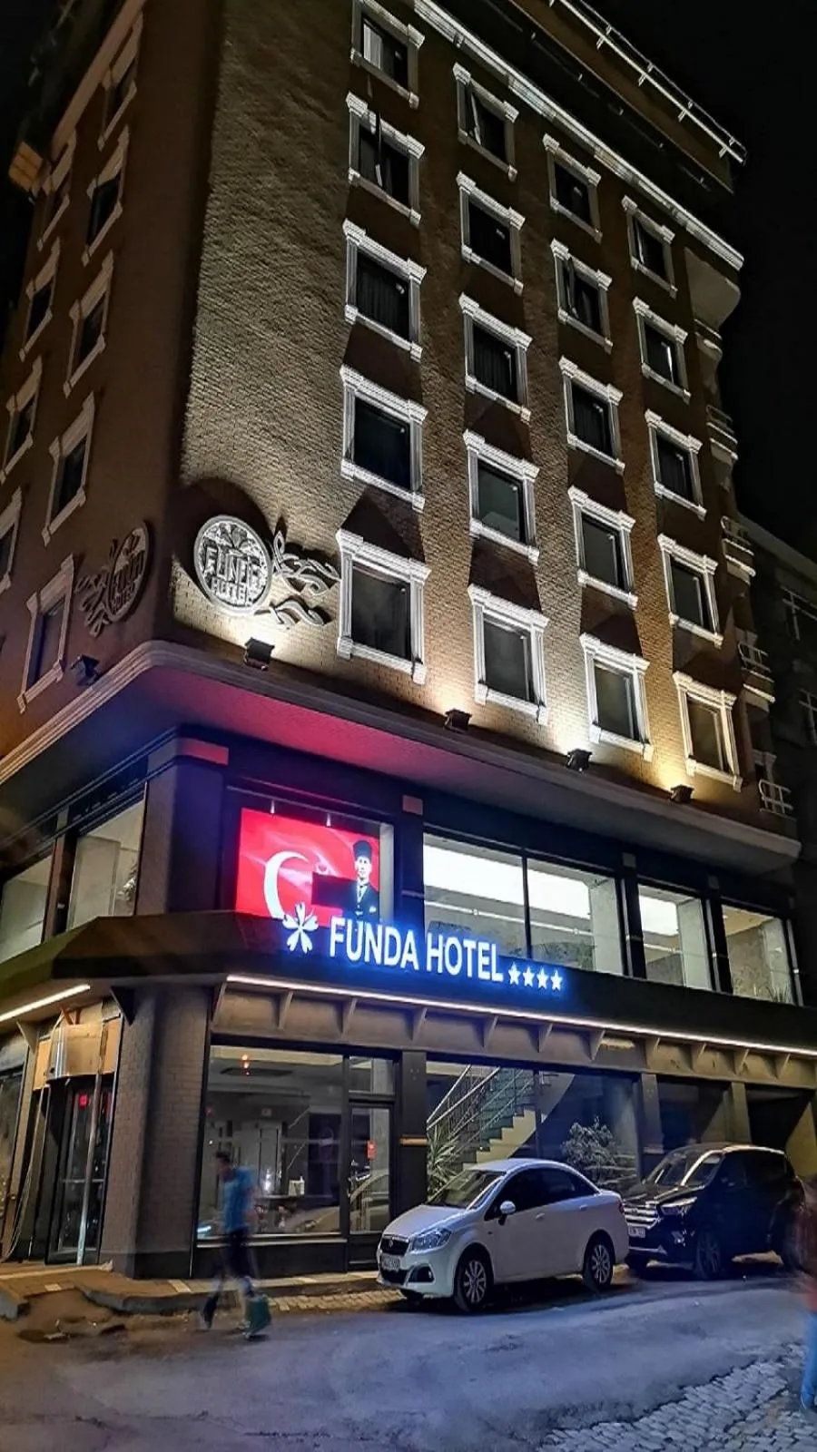 Property building in Funda Hotel