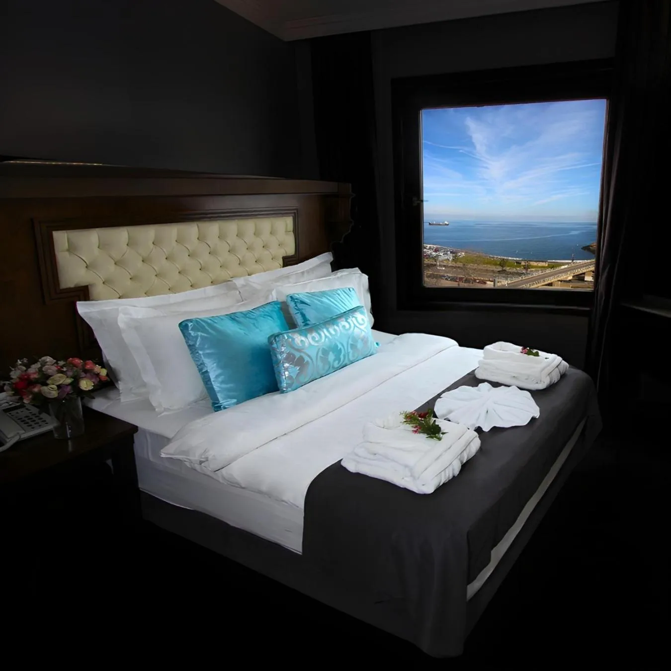 View (from property/room), Bed in Funda Hotel