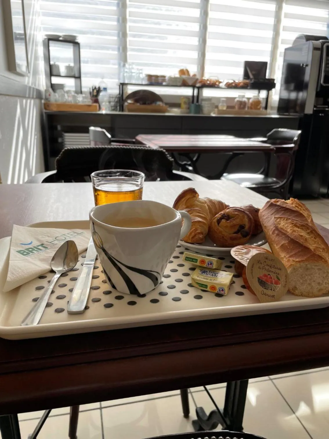 Breakfast in Brit Hotel Cherbourg