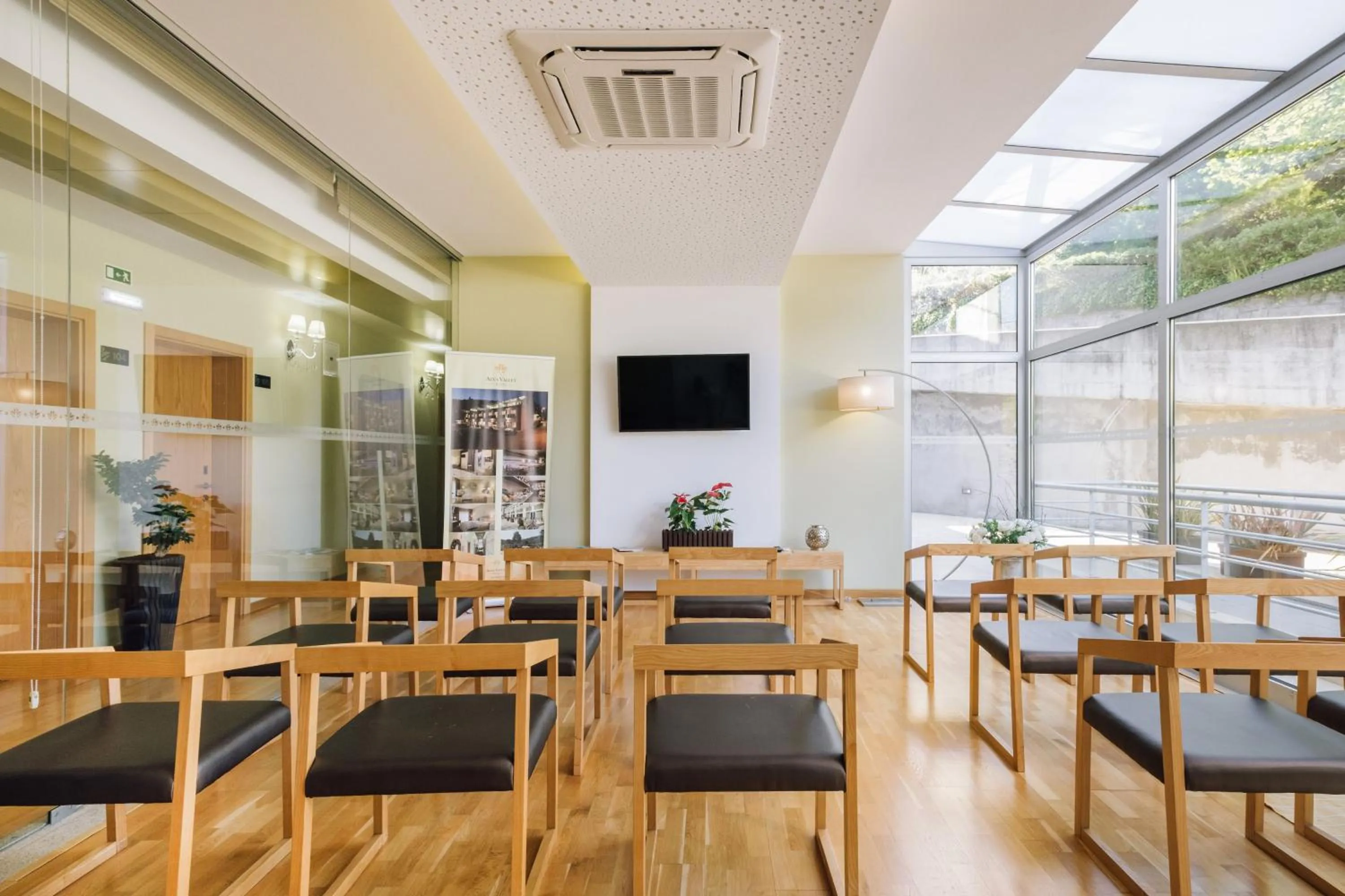 Communal lounge/ TV room in Alva Valley Hotel