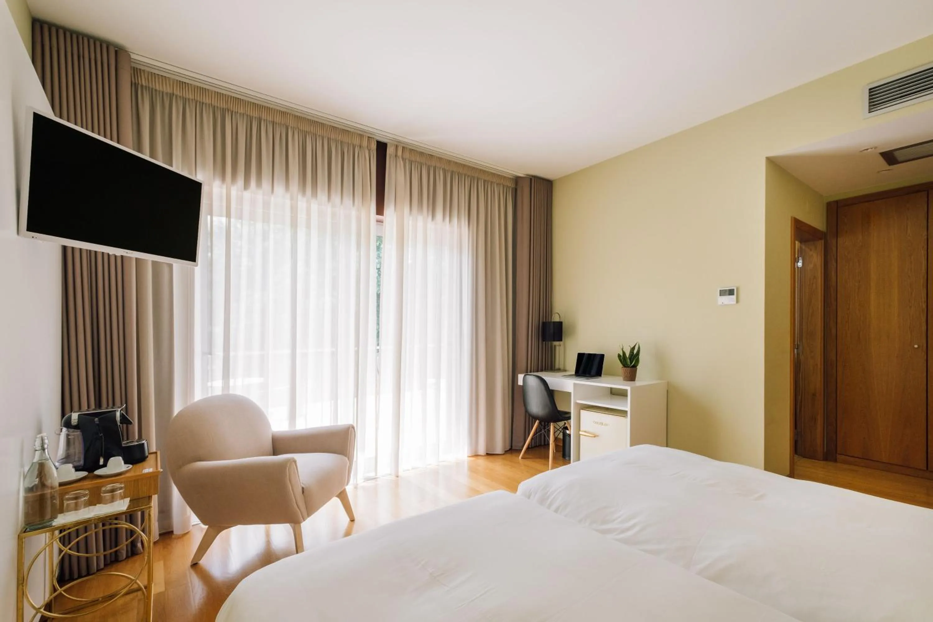 Bed in Alva Valley Hotel