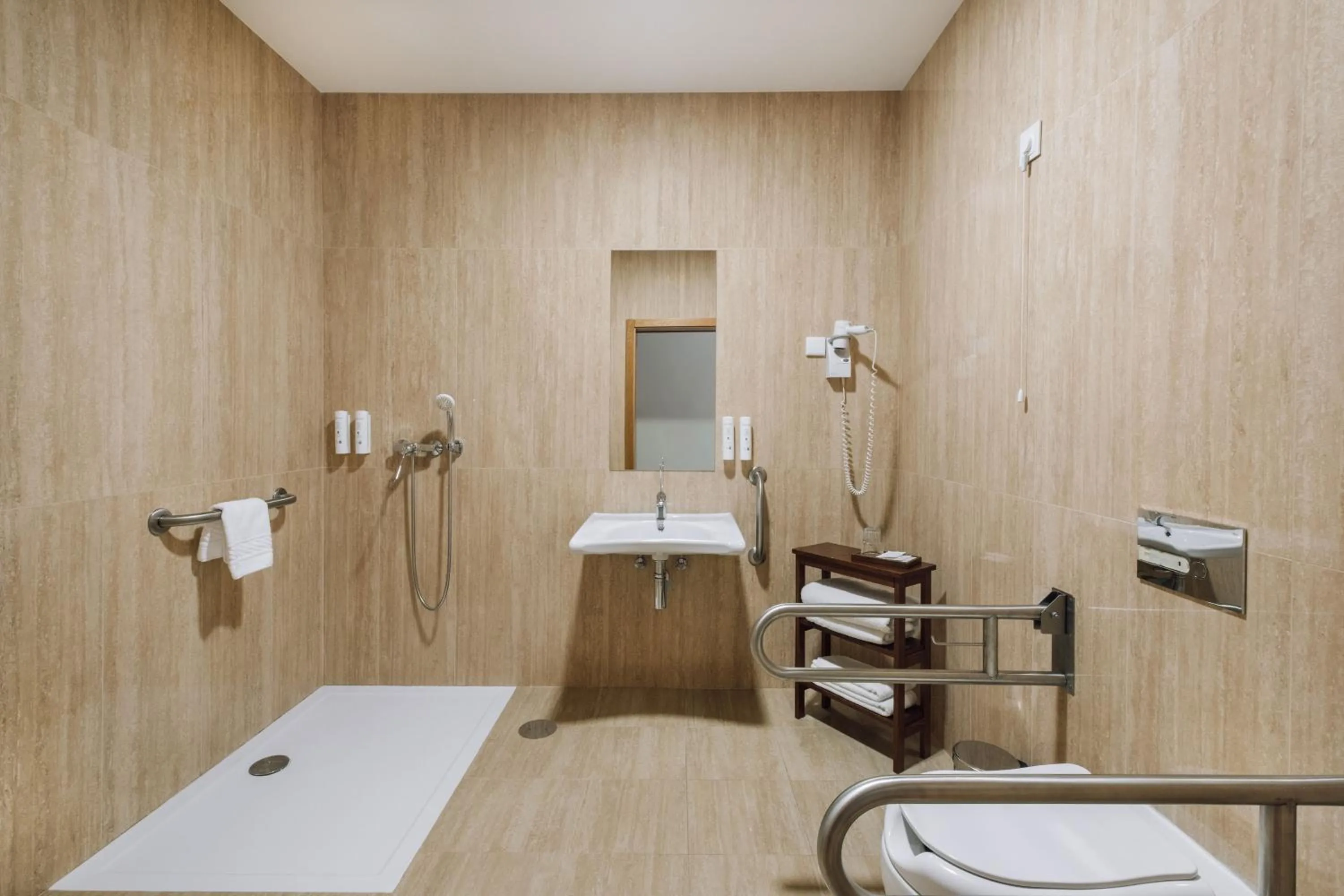 Shower in Alva Valley Hotel