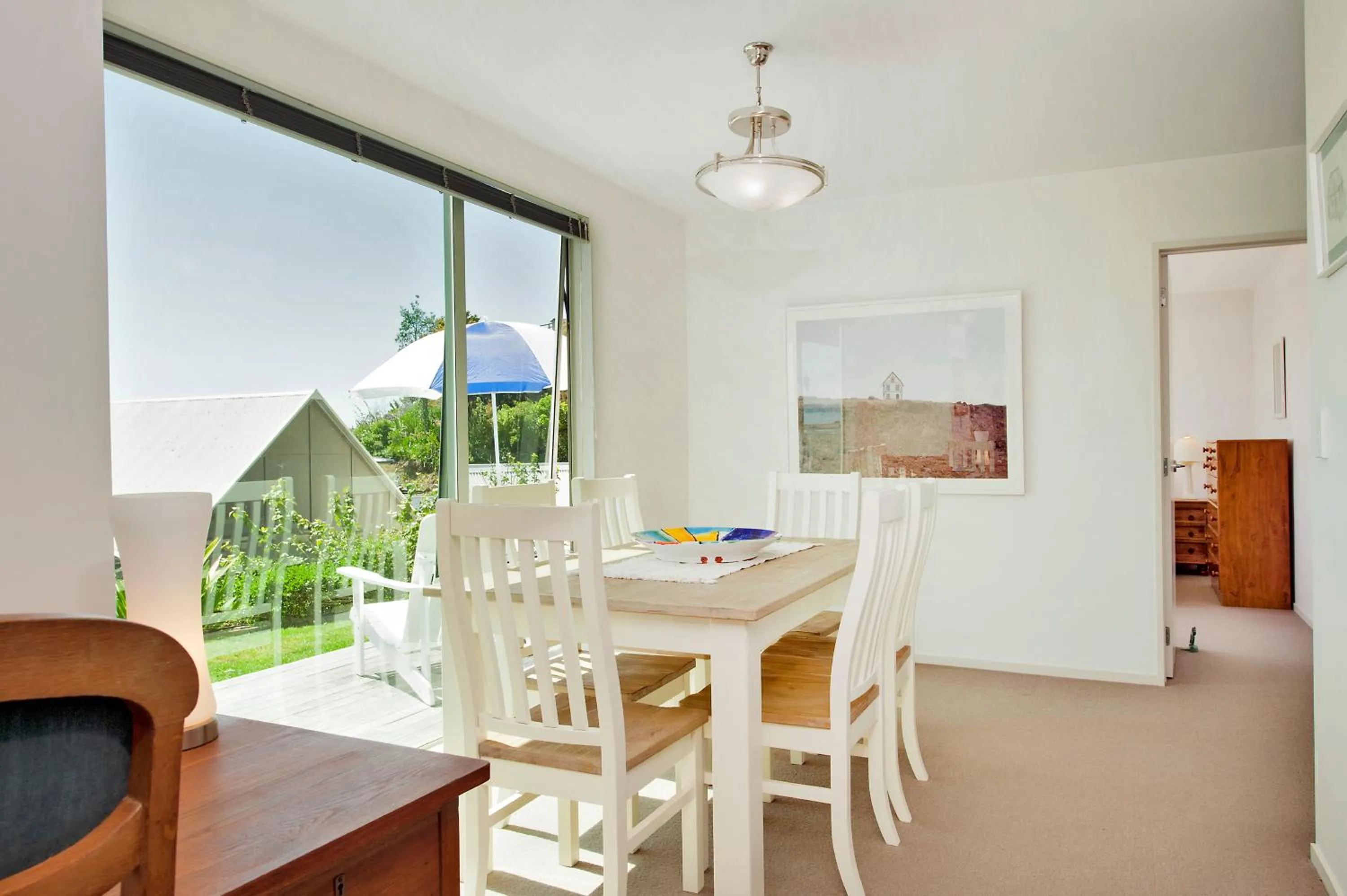 Dining area in Robins Nest