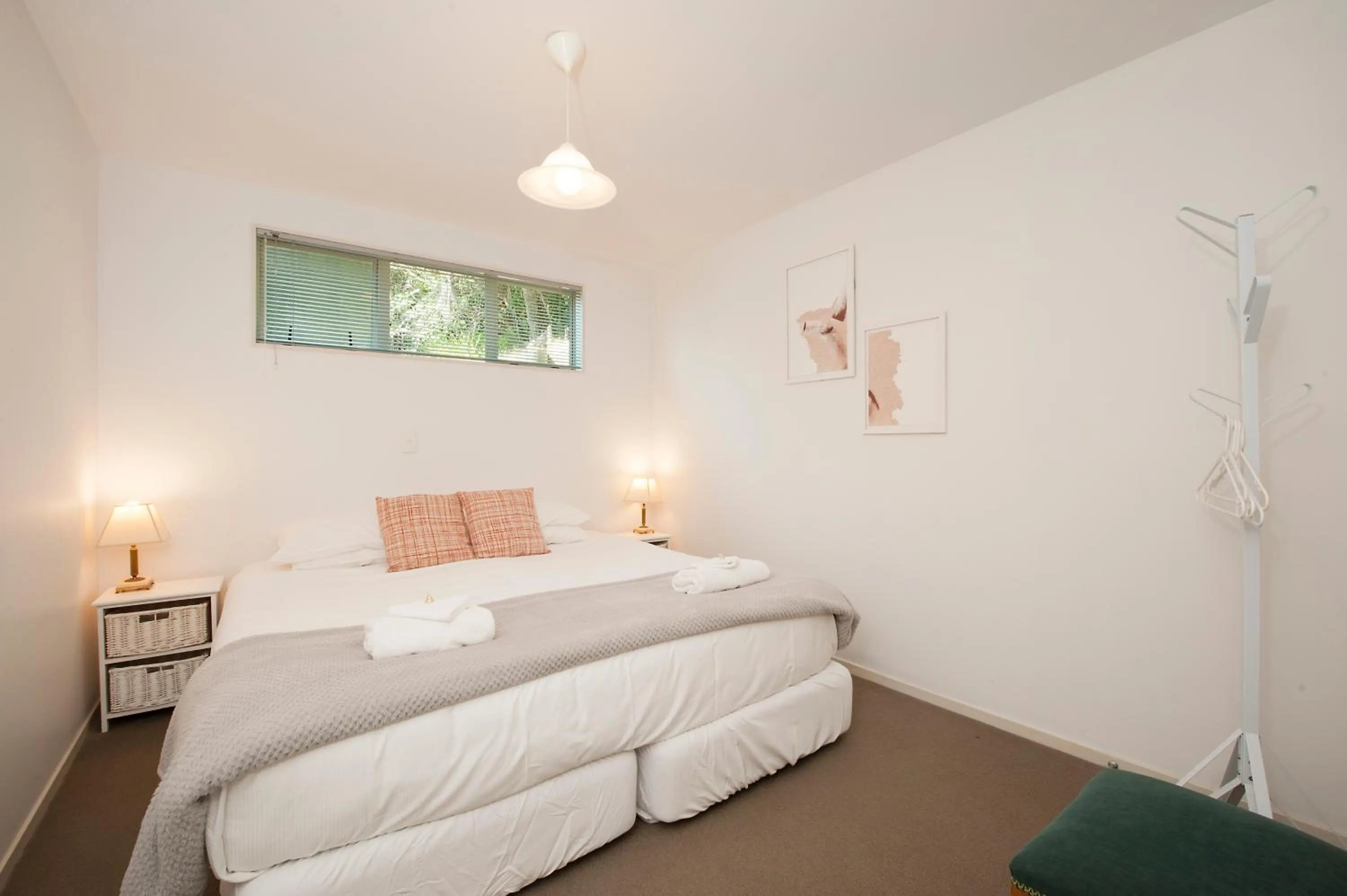 Bedroom, Bed in Robins Nest