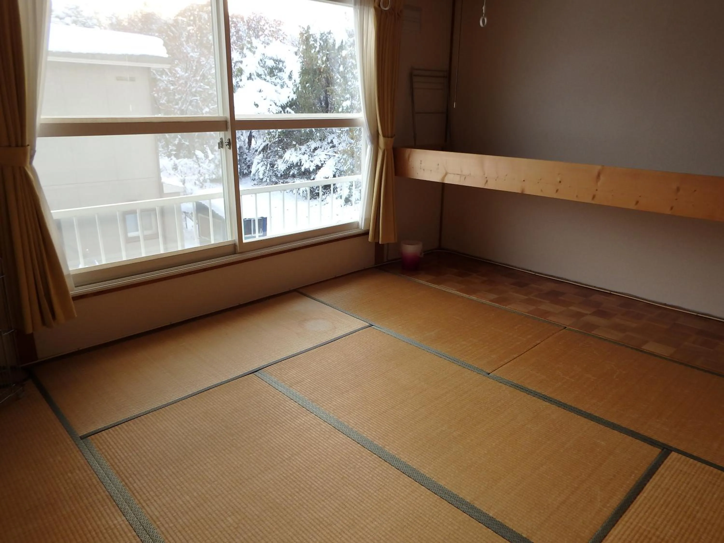Photo of the whole room in Koukaso