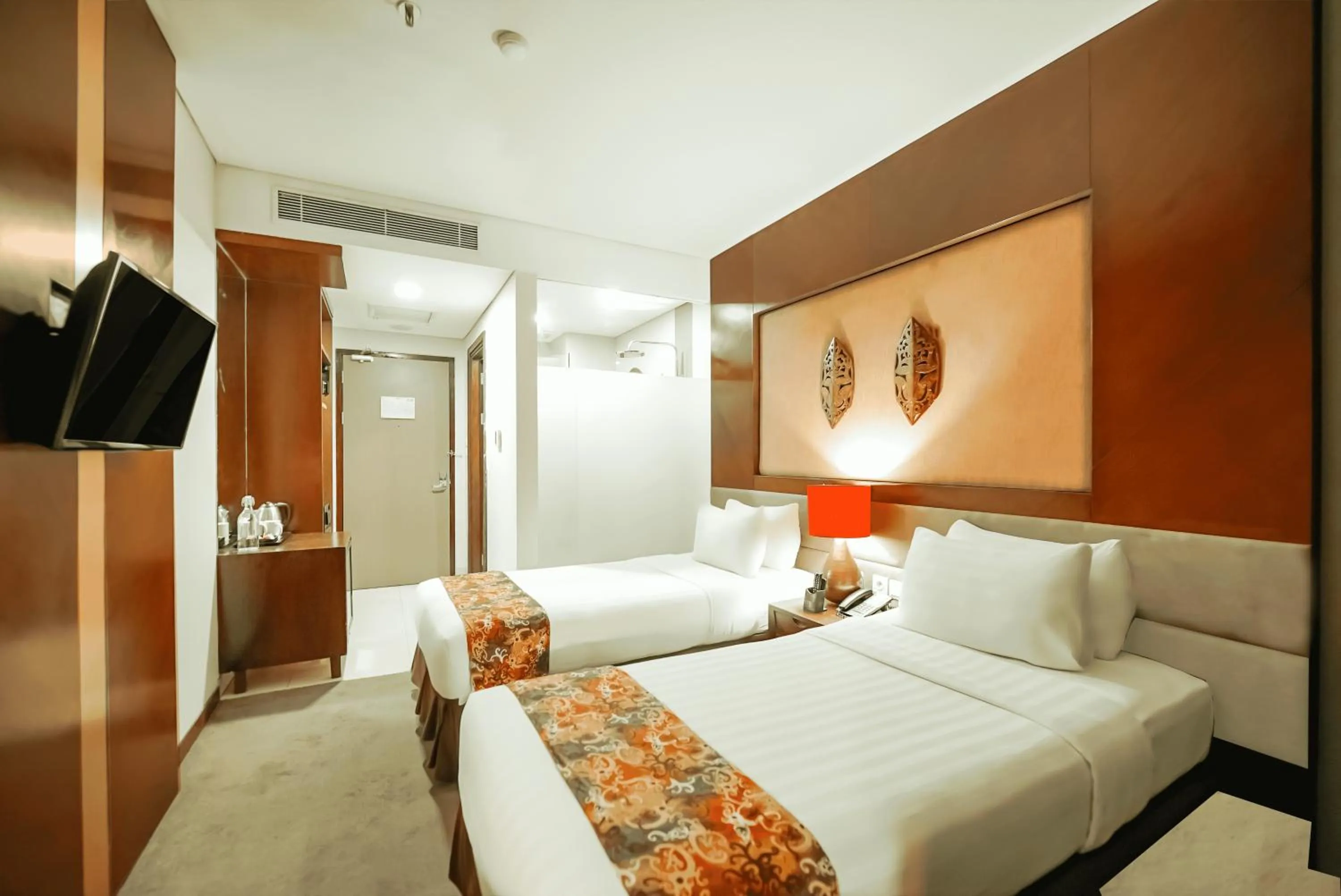 Bedroom, Bed in Grand Tjokro Hotel Balikpapan