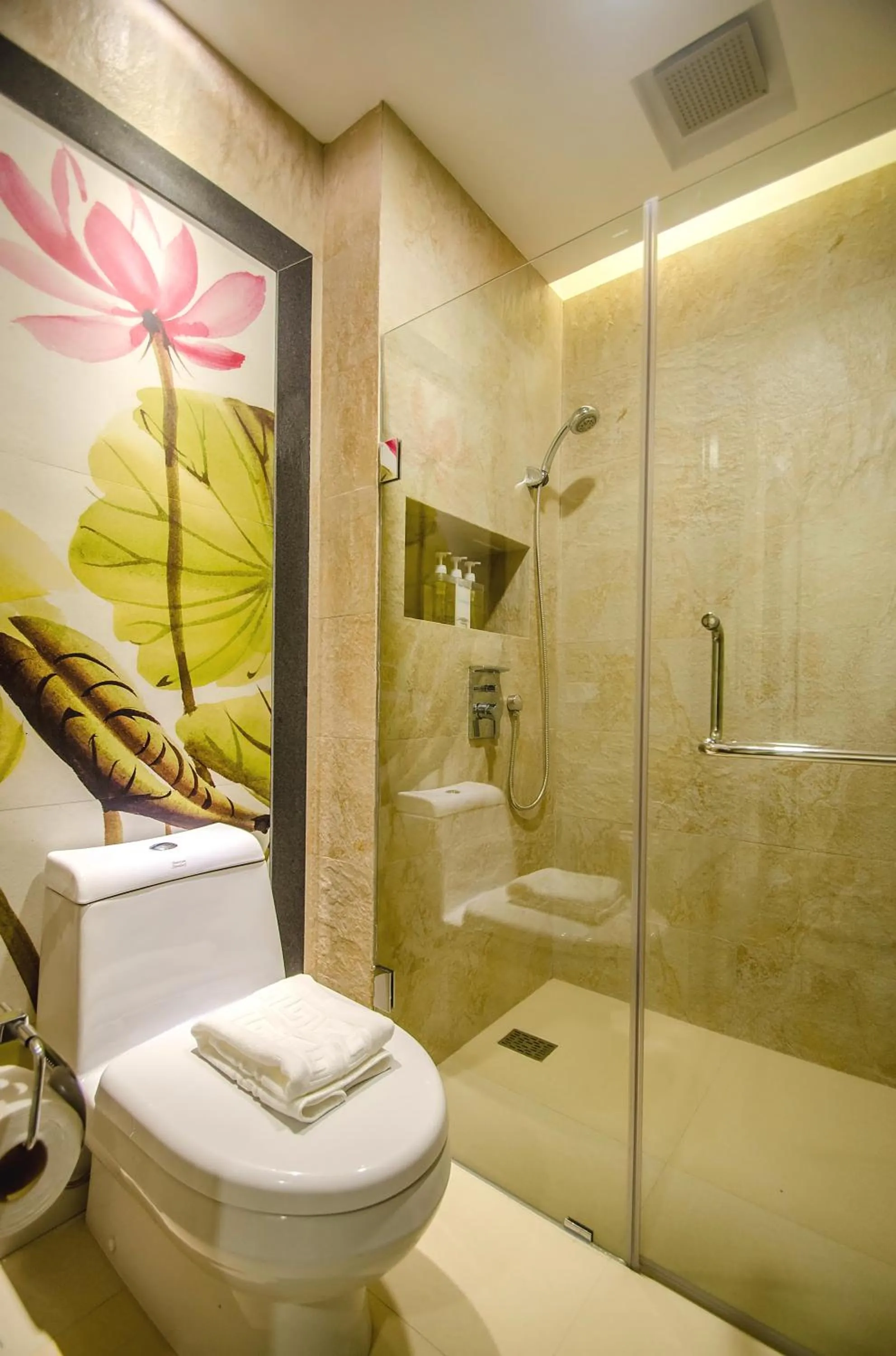 Toilet in Boracay Haven Suites