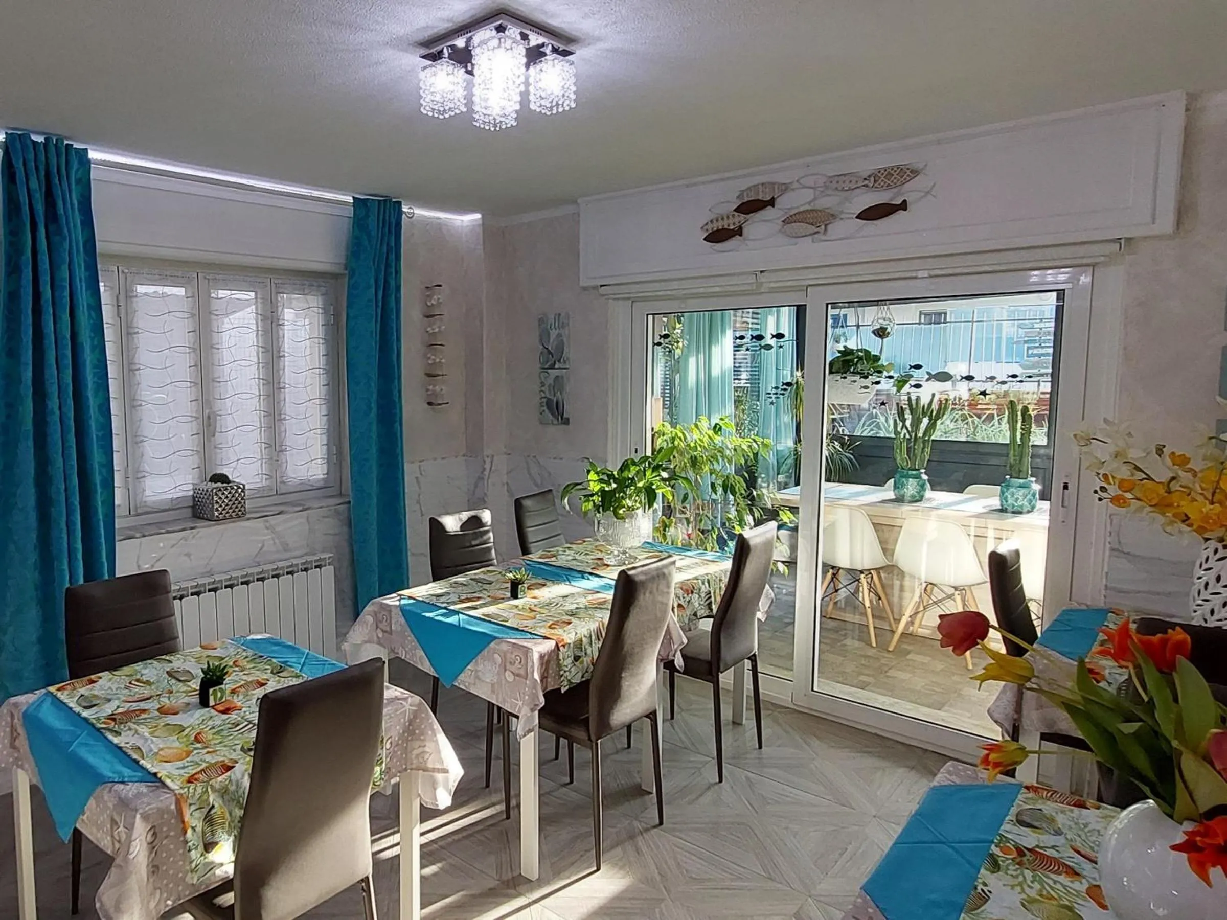 Restaurant/places to eat in Villa La Lanterna