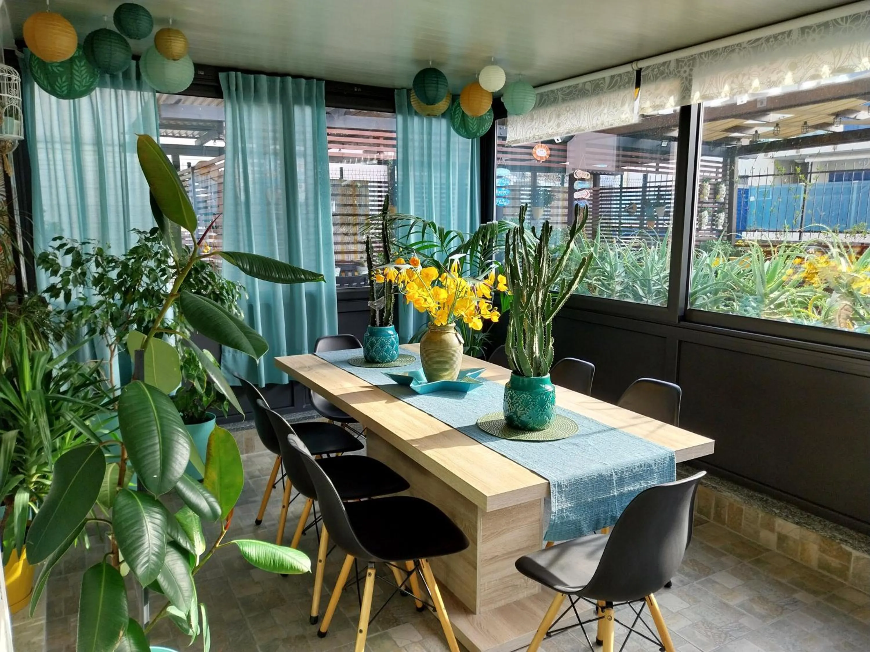 Restaurant/places to eat in Villa La Lanterna