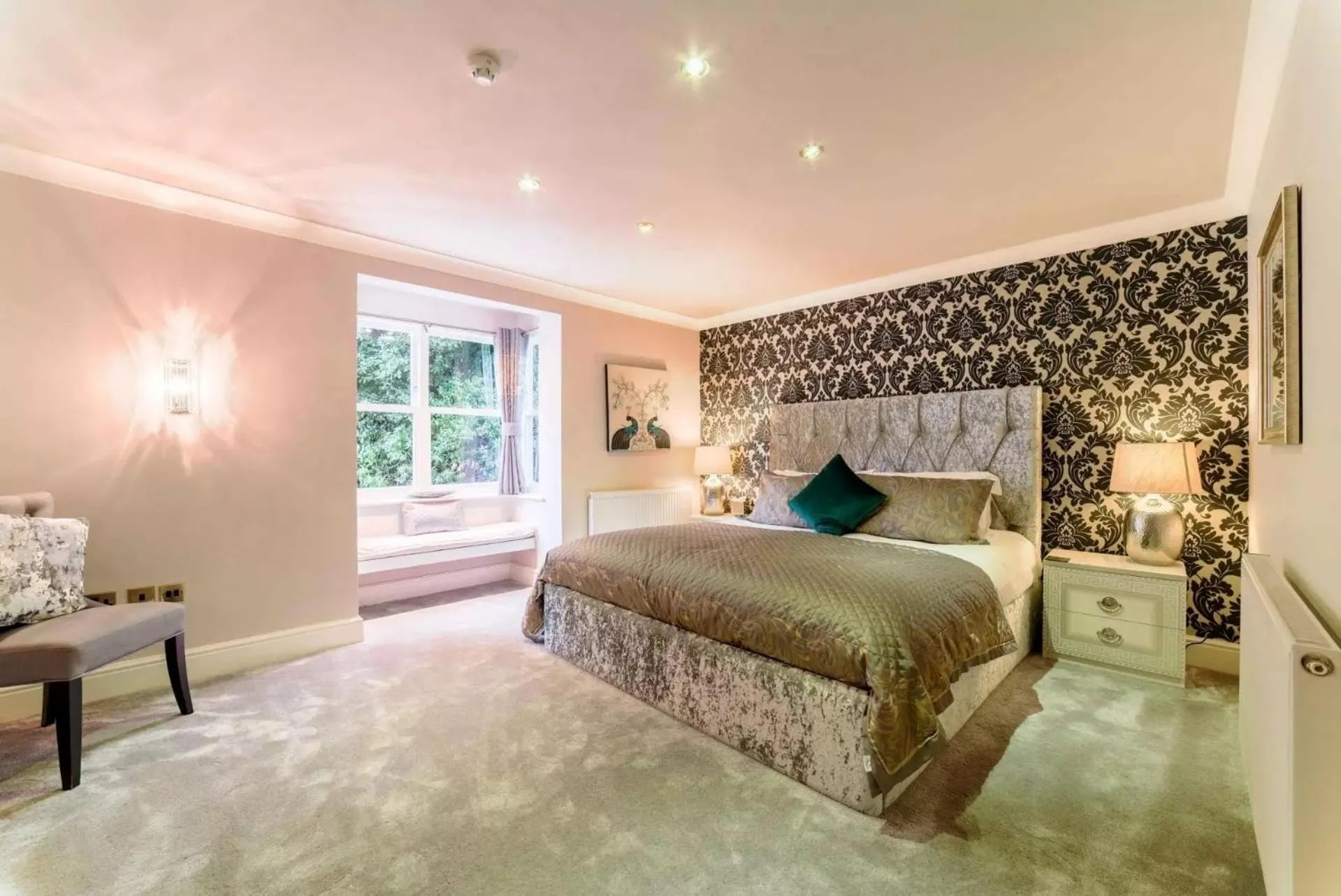 Bedroom, Bed in Derby Manor