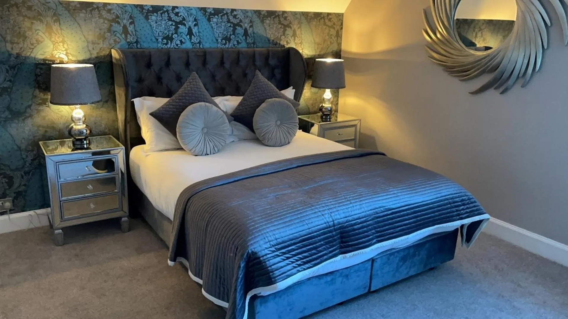 Bedroom, Bed in Derby Manor