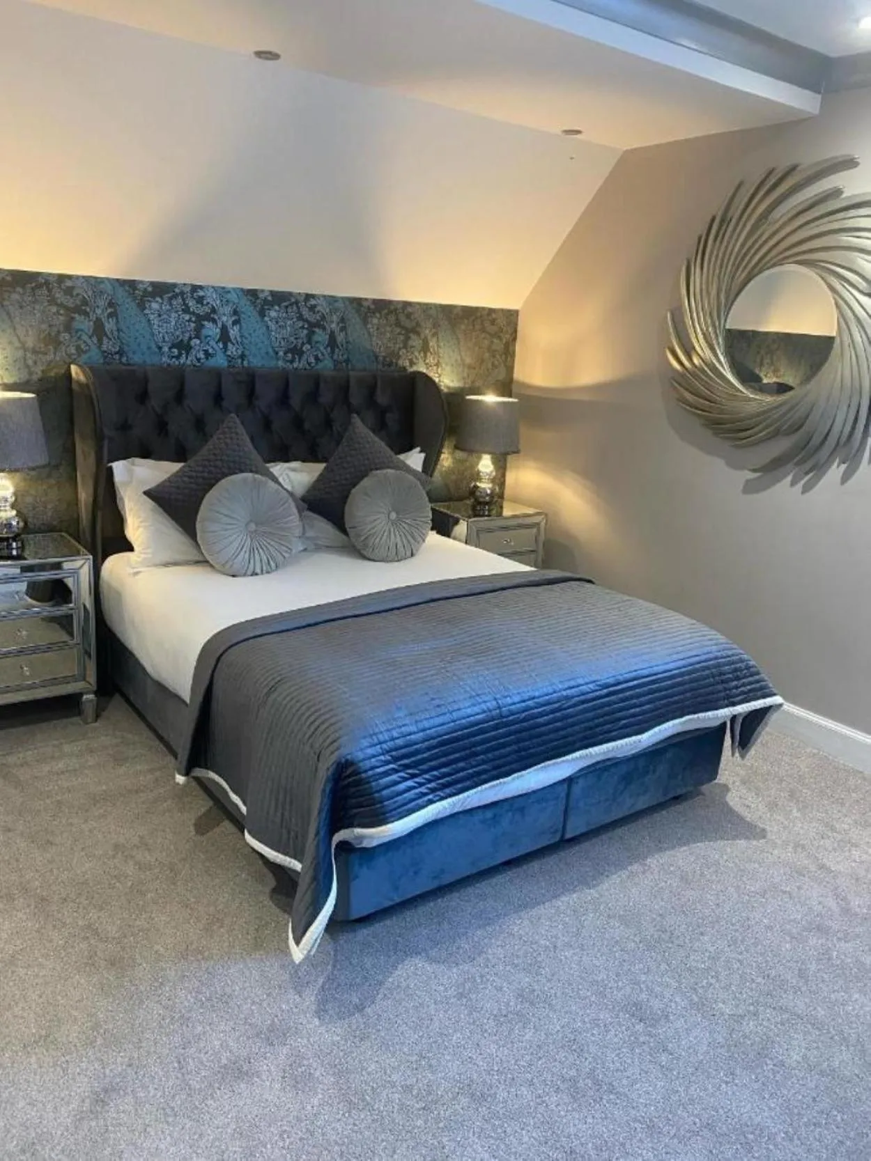 Bedroom, Bed in Derby Manor