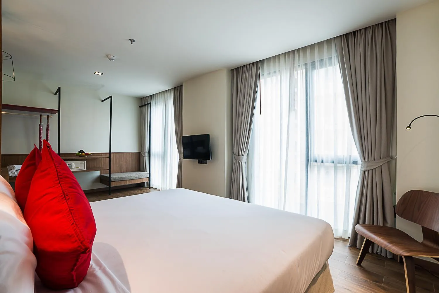 Photo of the whole room, Bed in Sunshine Hip Hotel