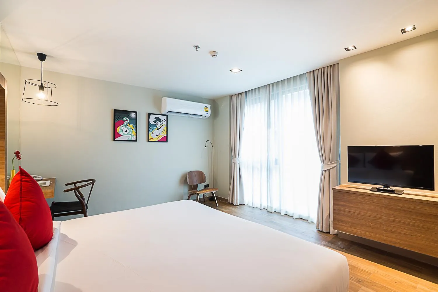 Photo of the whole room, Bed in Sunshine Hip Hotel