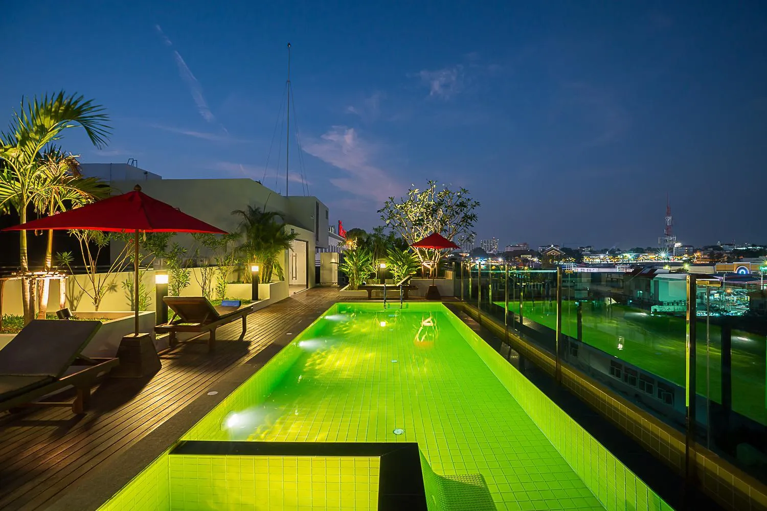 Night in Sunshine Hip Hotel