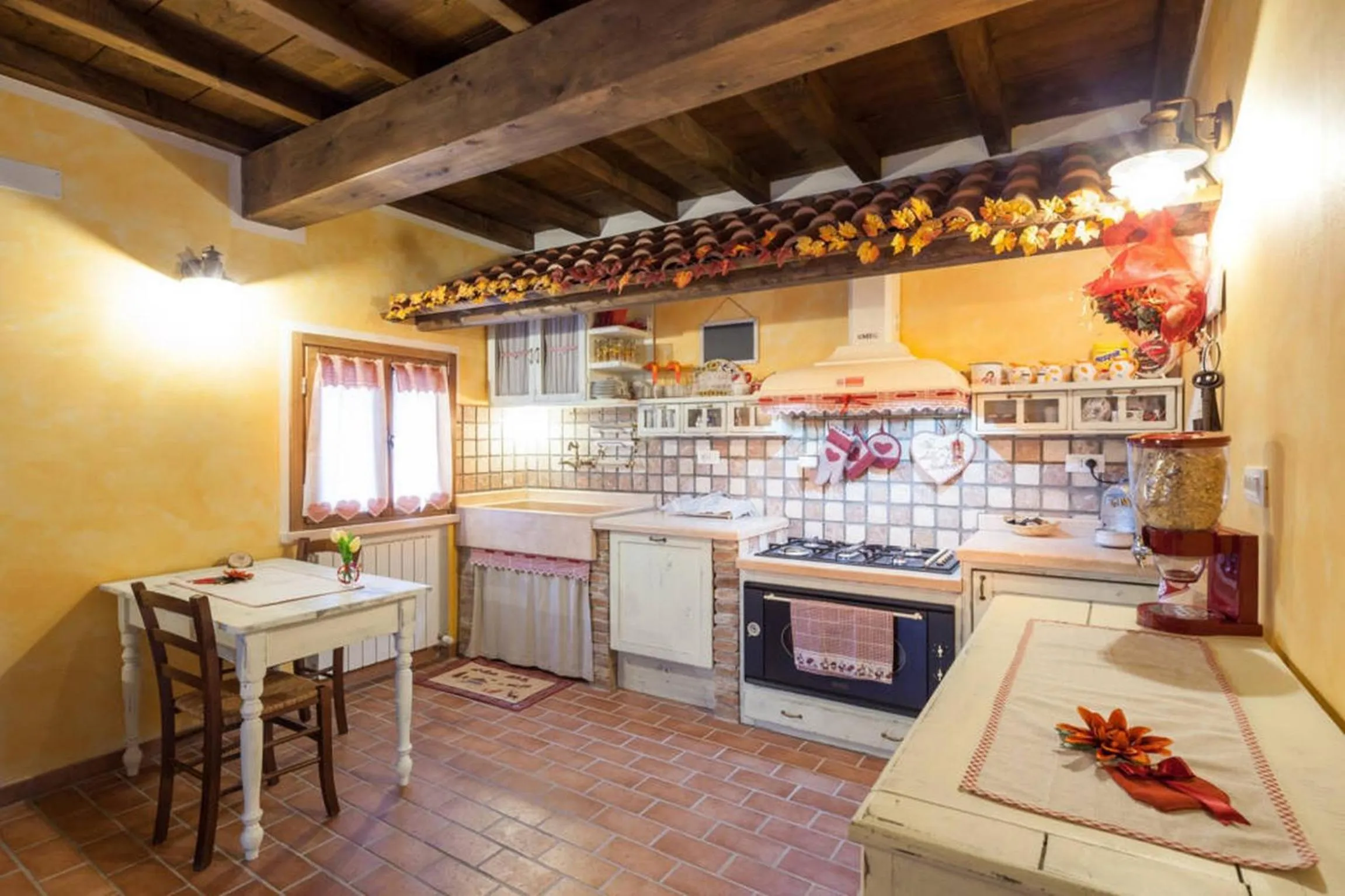 Communal kitchen in La Casa Delle Rondini