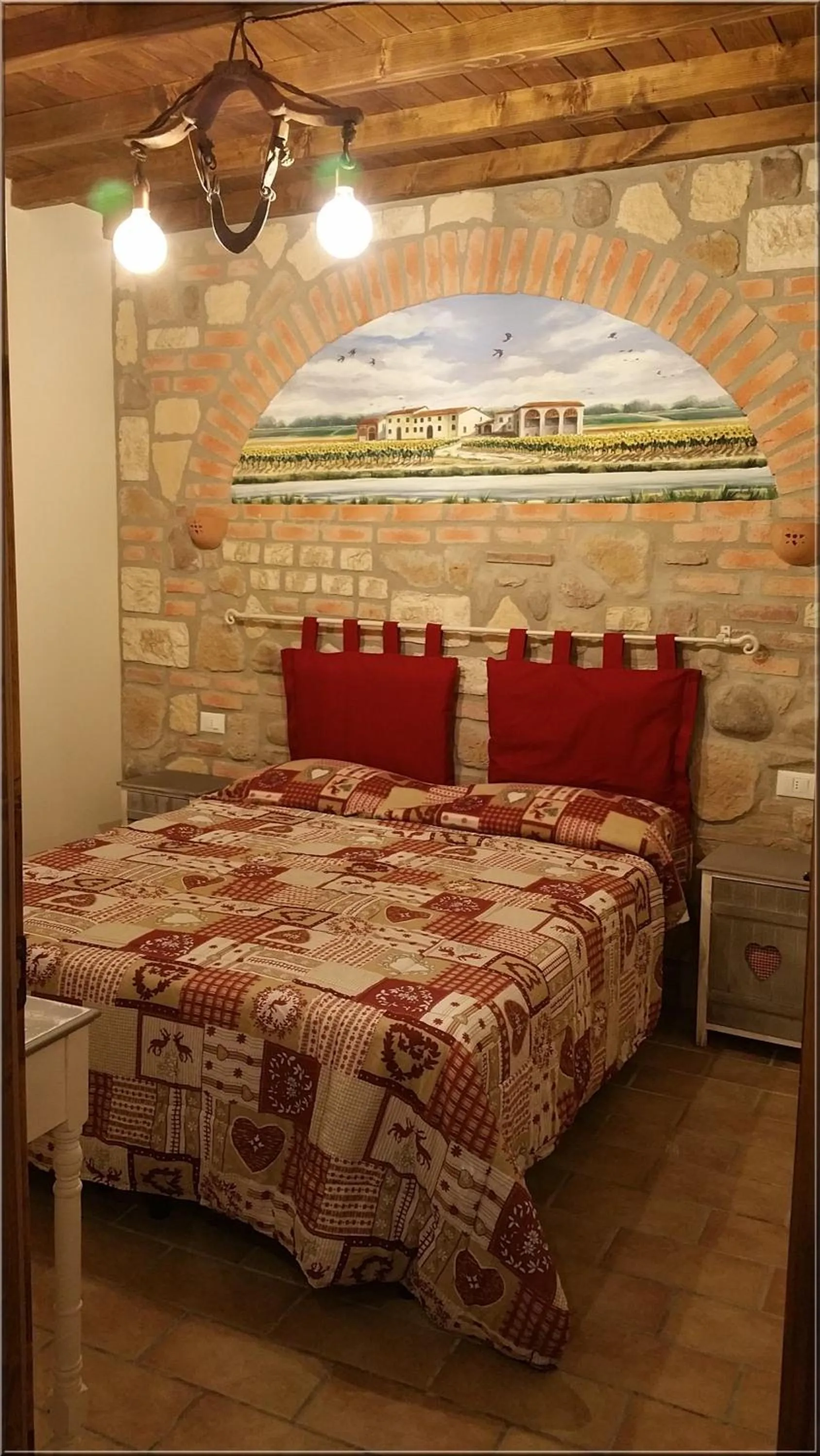 Photo of the whole room, Bed in La Casa Delle Rondini