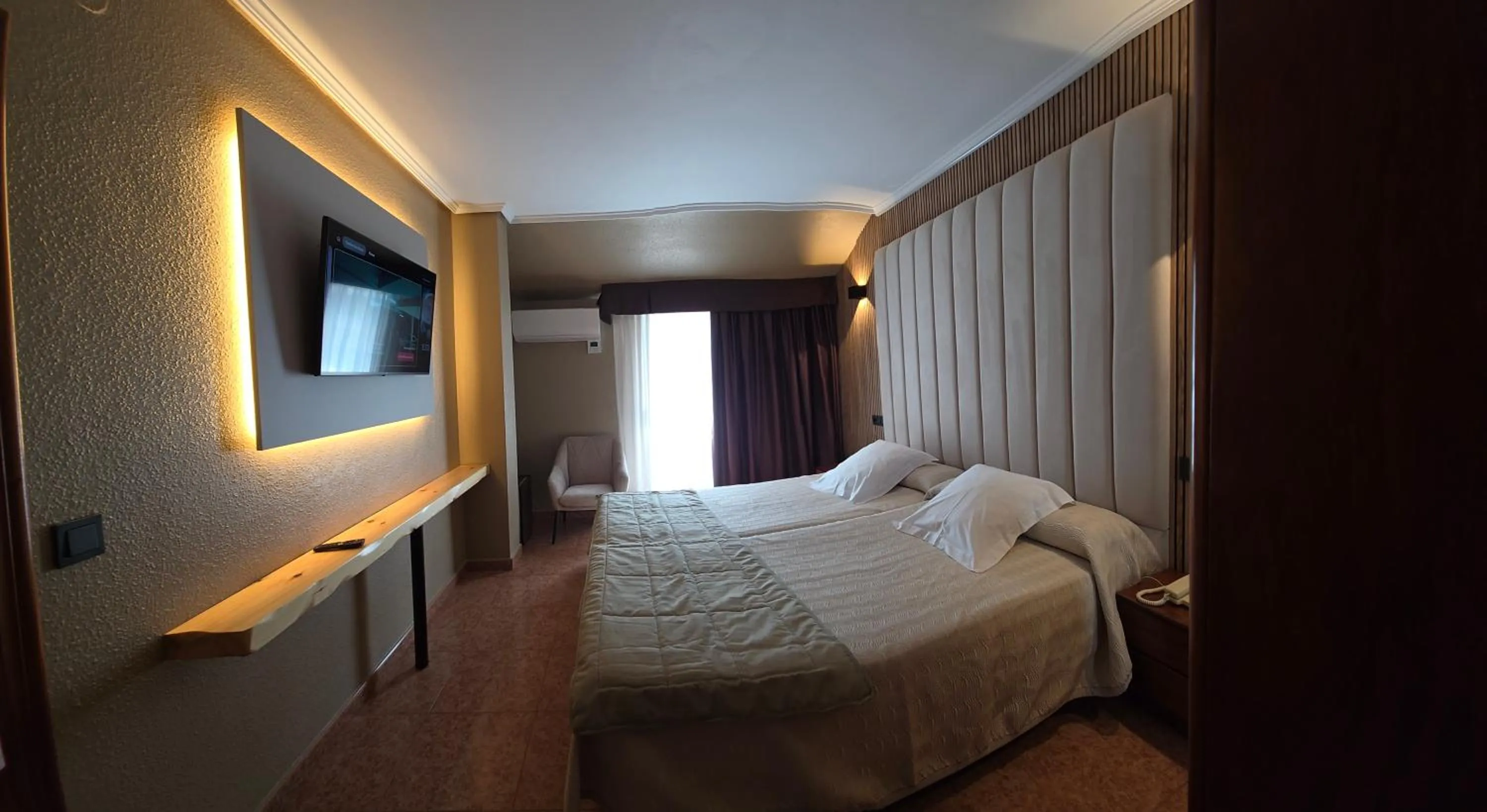 Photo of the whole room, Bed in Hotel Gala