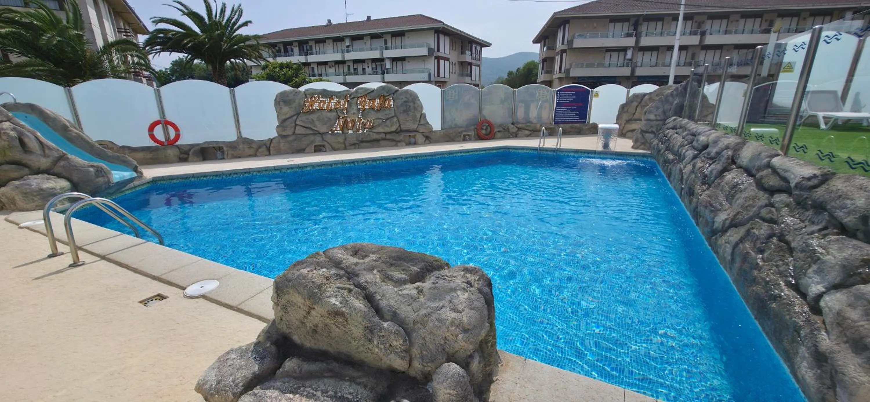 Swimming pool in Hotel Gala