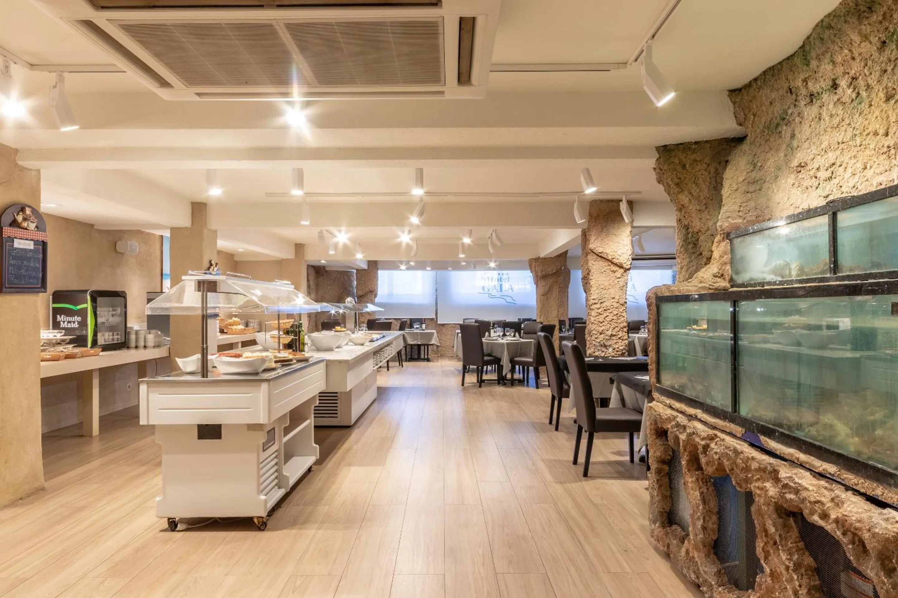 Restaurant/places to eat in Hotel Gala