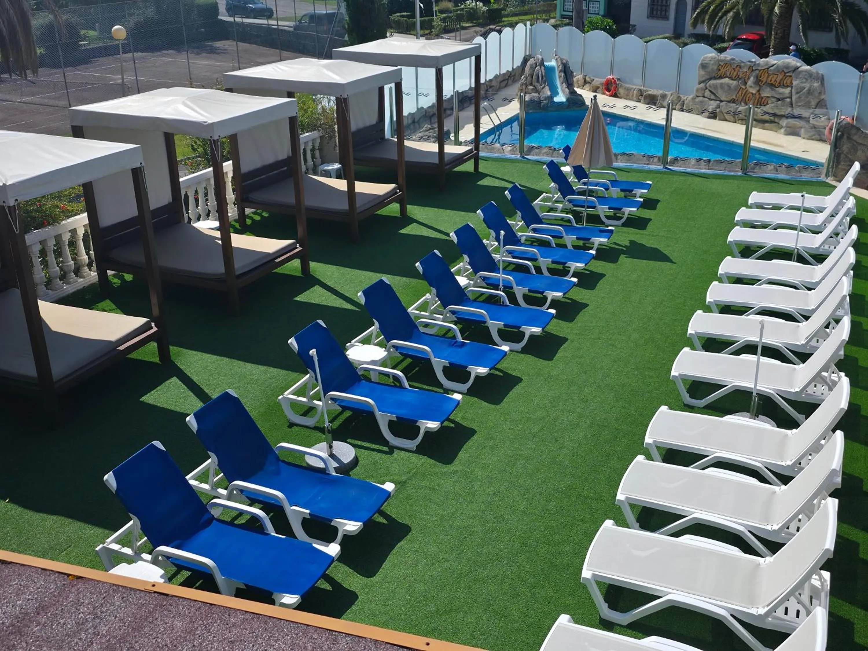 Swimming pool in Hotel Gala