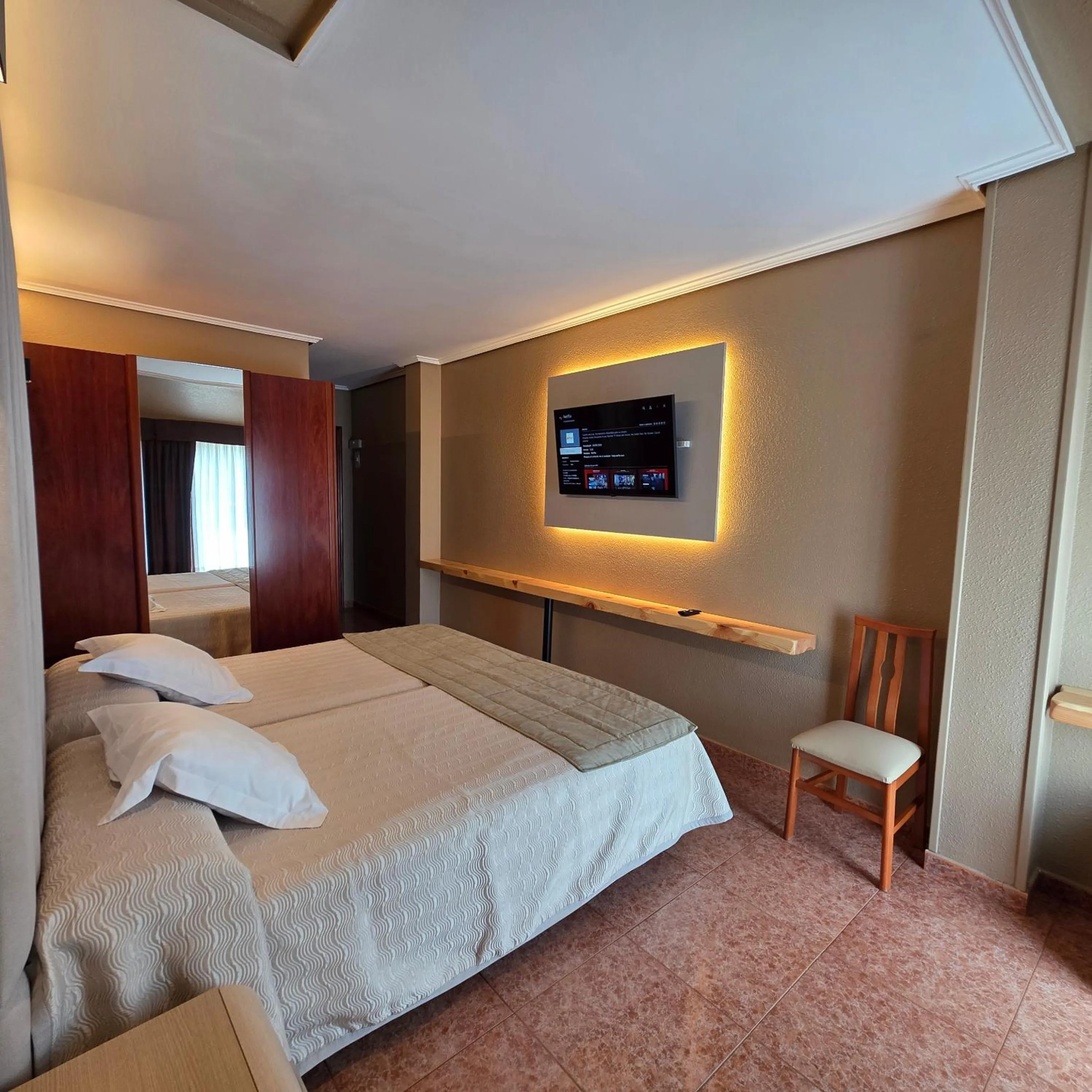 Bedroom, Bed in Hotel Gala