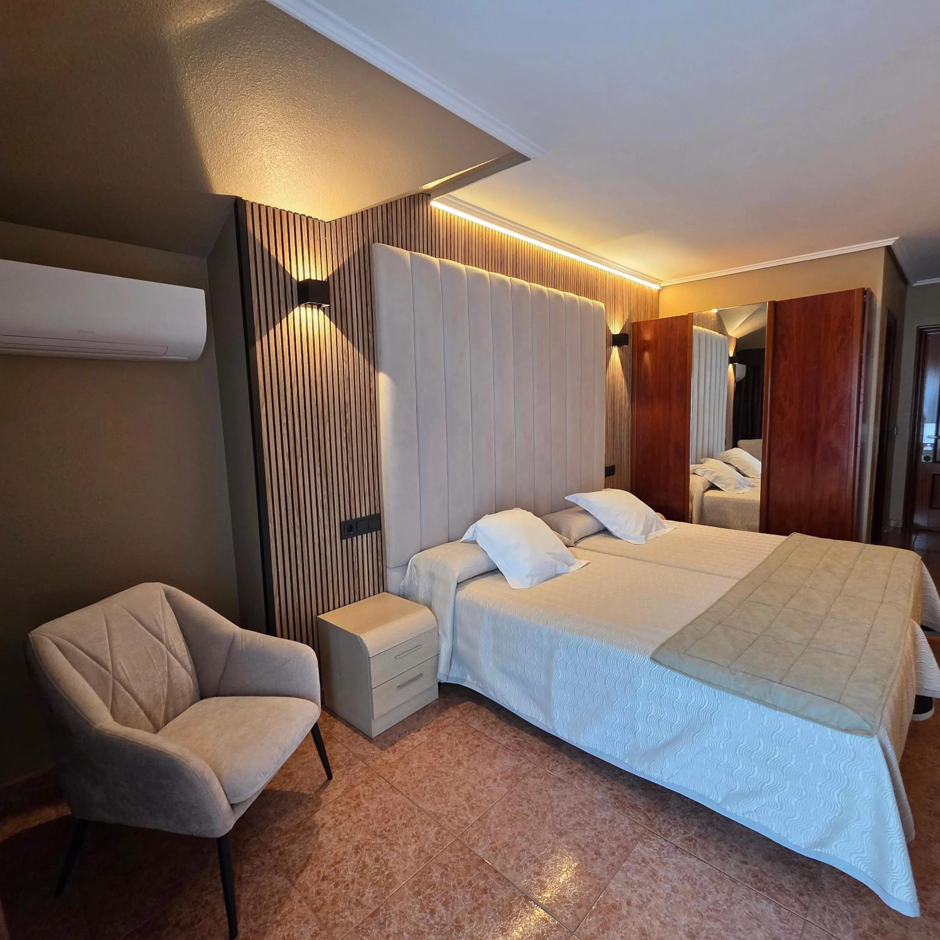 Photo of the whole room, Bed in Hotel Gala