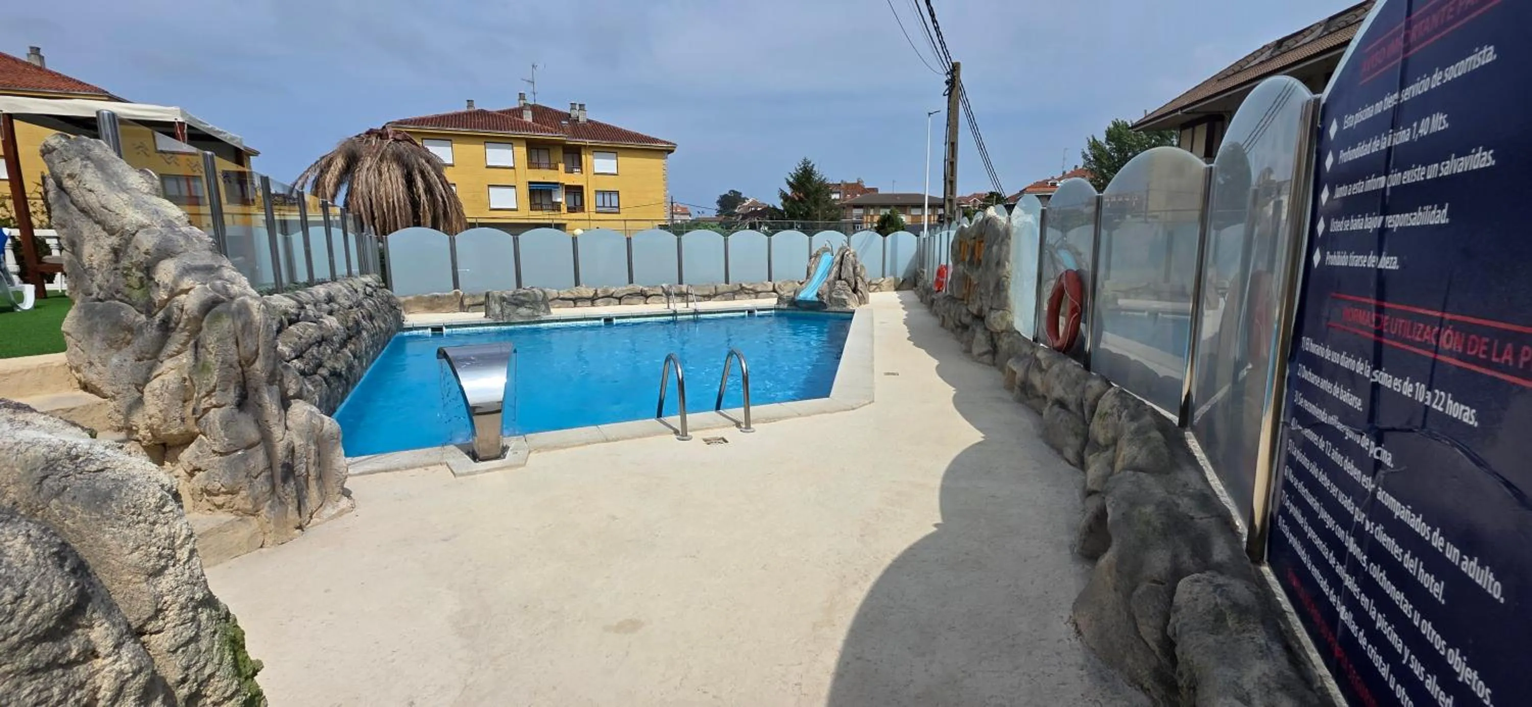 Swimming pool in Hotel Gala