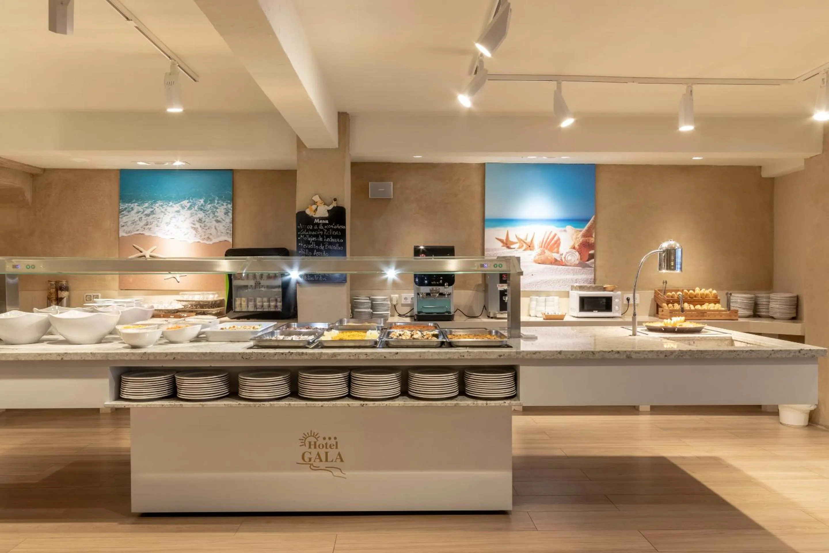 Restaurant/places to eat in Hotel Gala