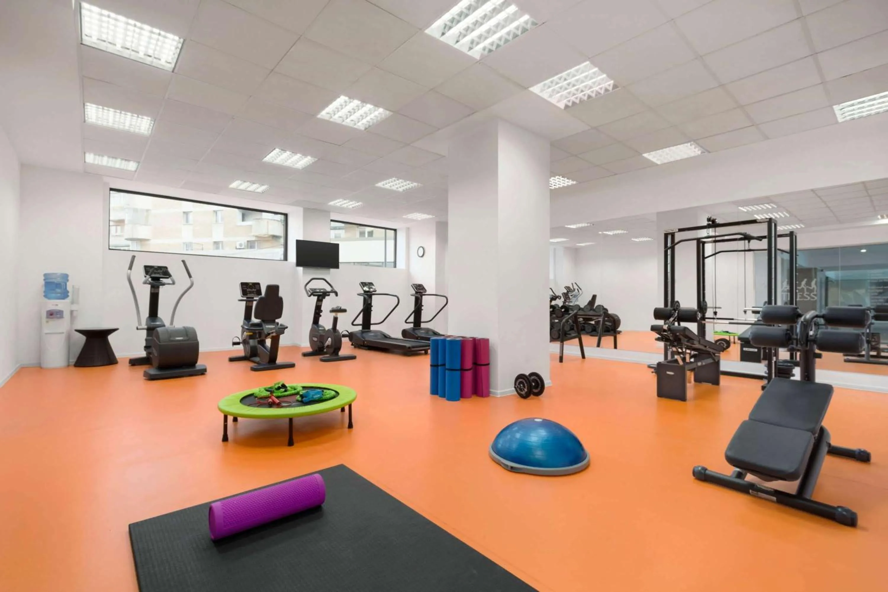 Fitness centre/facilities in Ramada Plaza Craiova