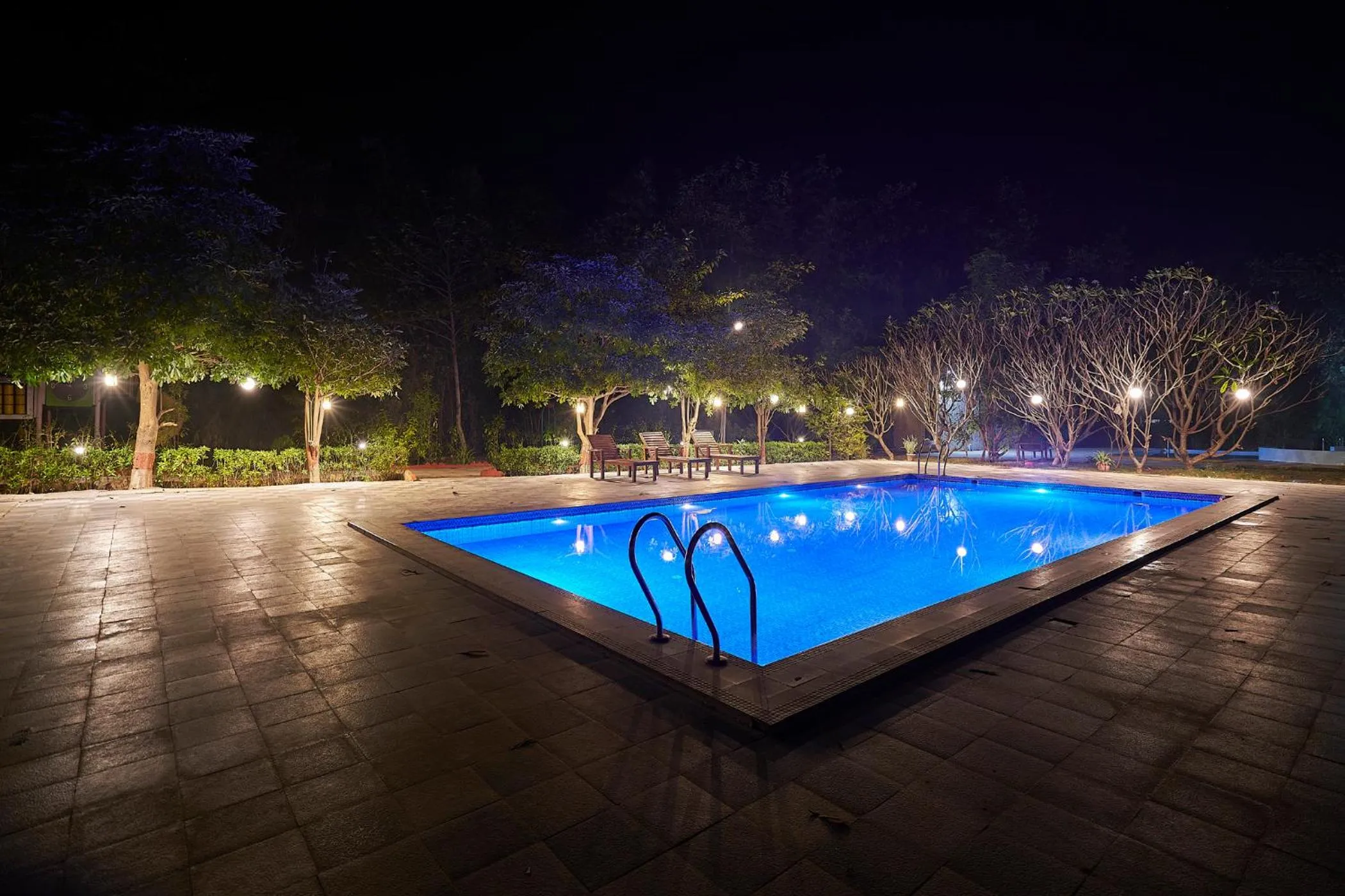 Swimming pool in Olive Resort & Villas