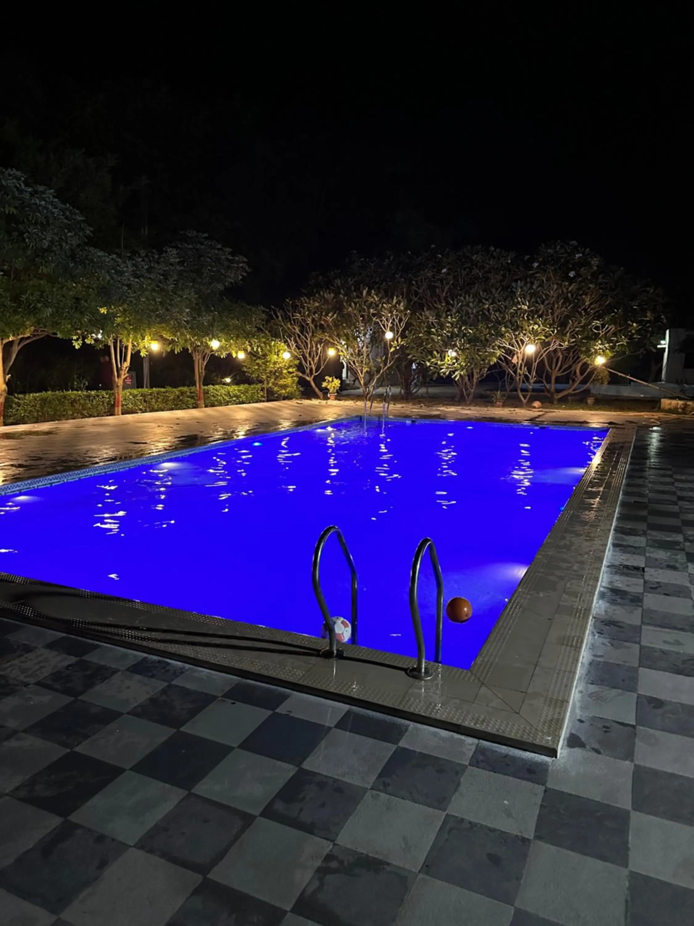 Swimming pool in Olive Resort & Villas